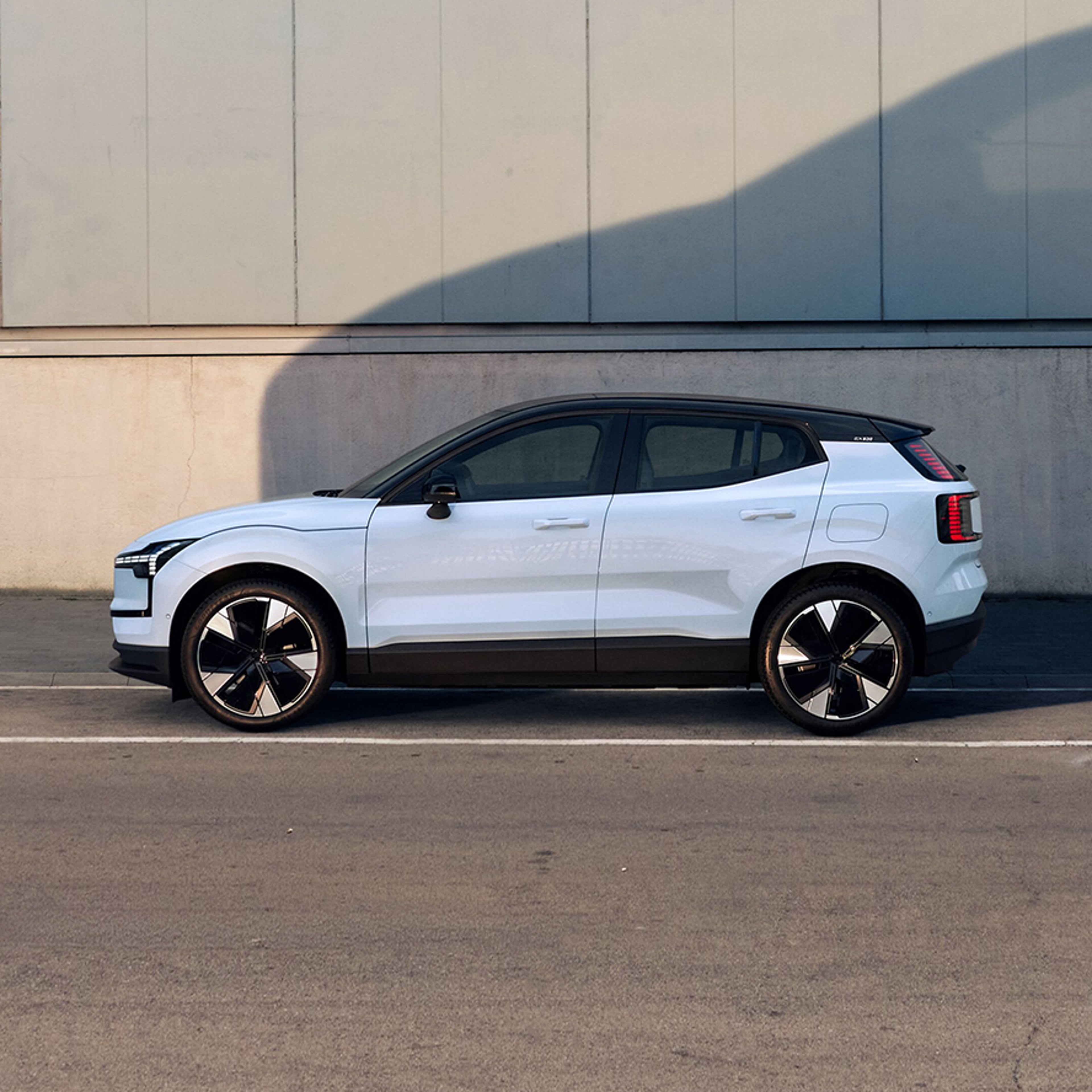 سيارة فولفو EX30