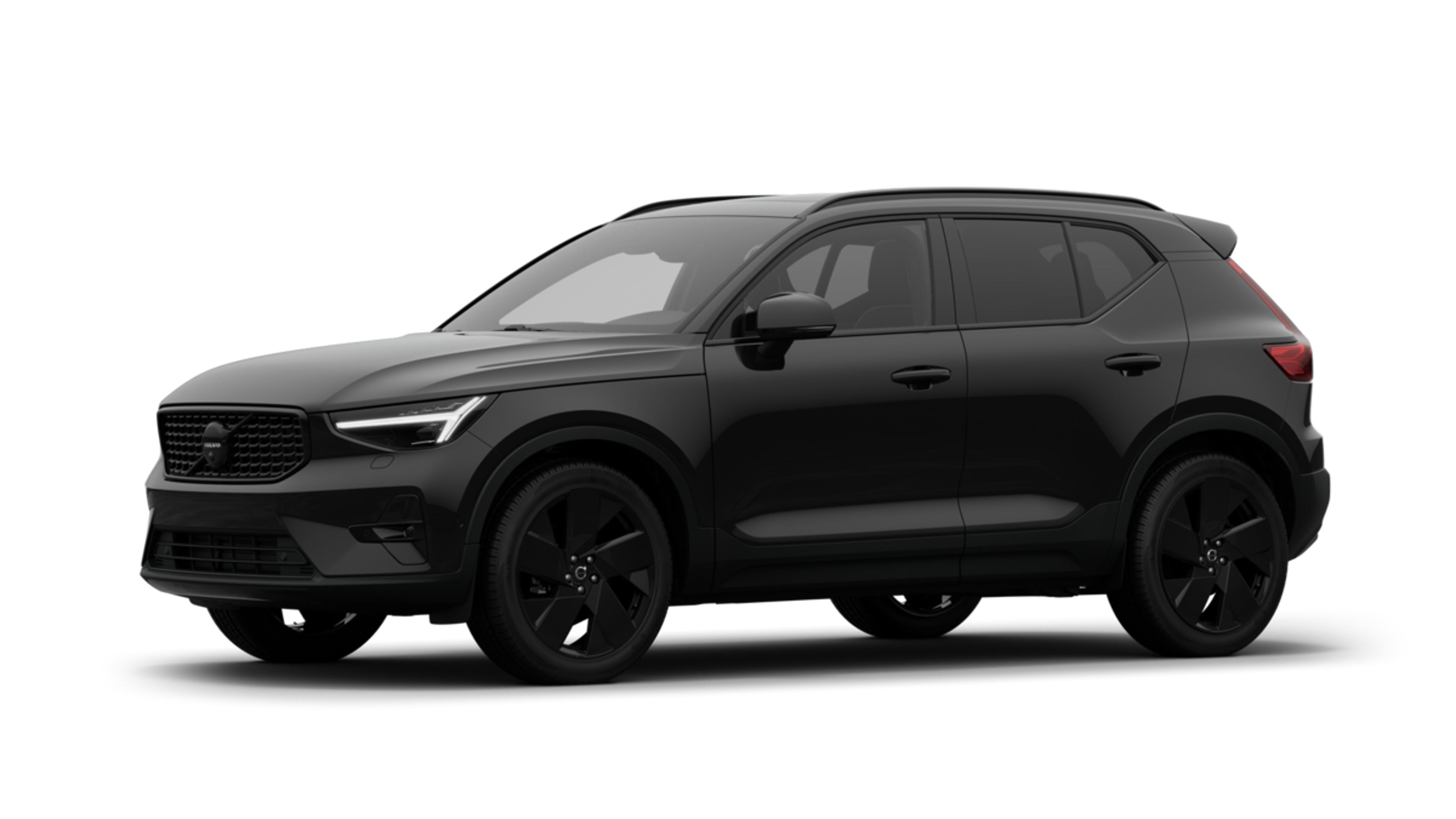 Volvo XC40 v črni barvi s promocijsko obrestno mero 4,99 %.
