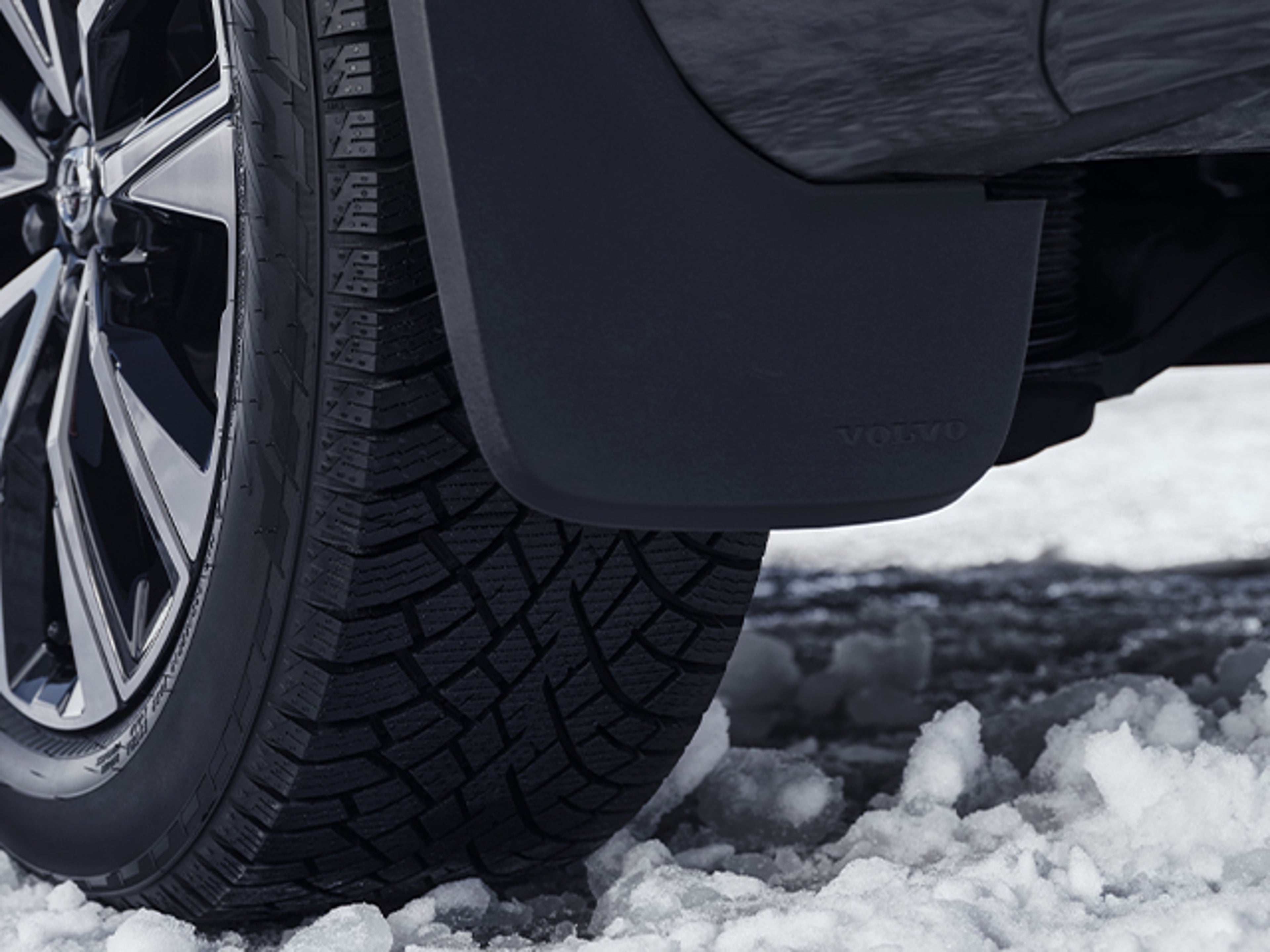 Stänkskydd monterad på en Volvo.