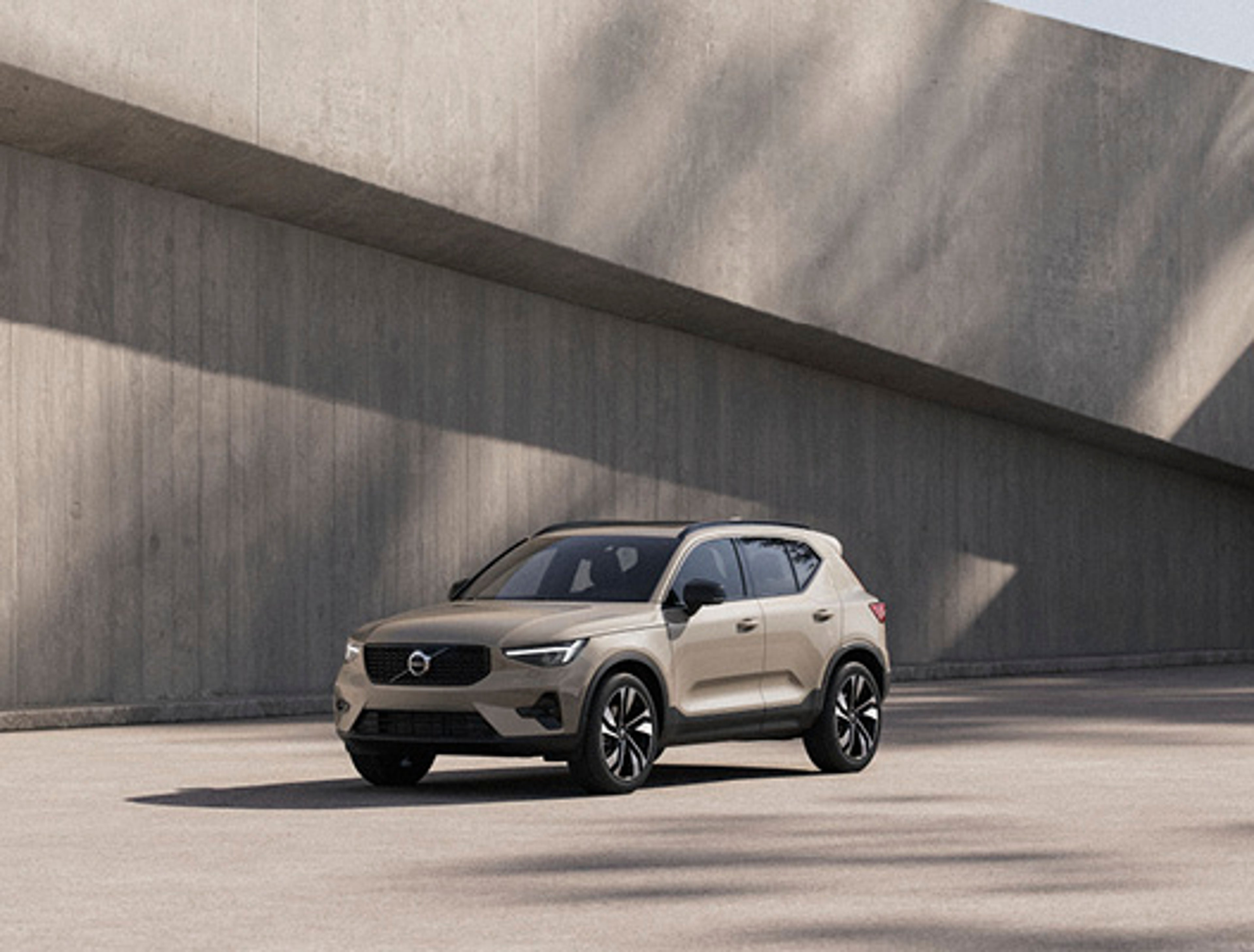 volvo xc40 bokiem