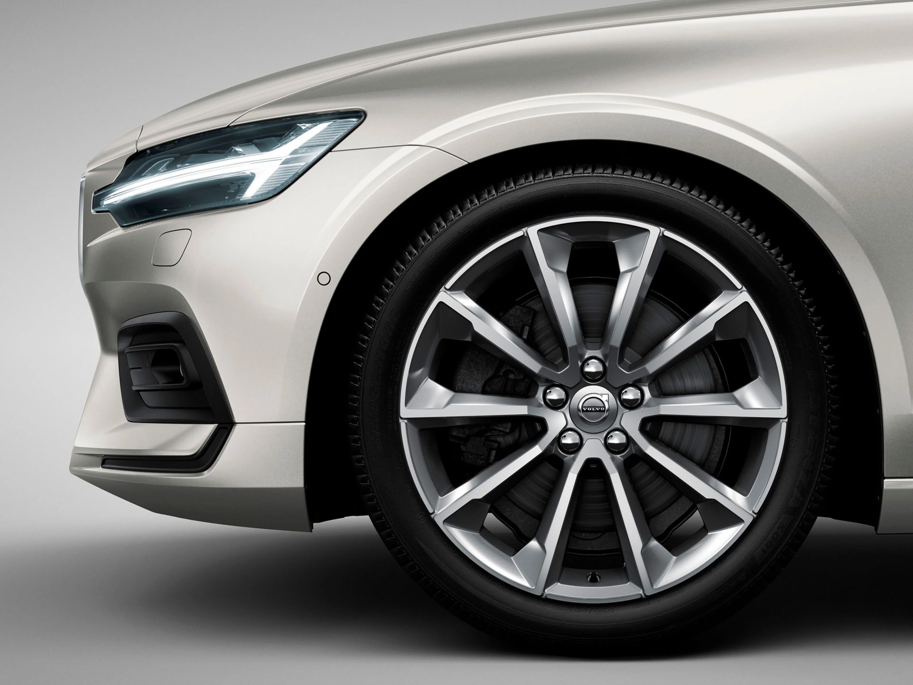 Rueda completa, 19" 5 radios V Tinted Silver