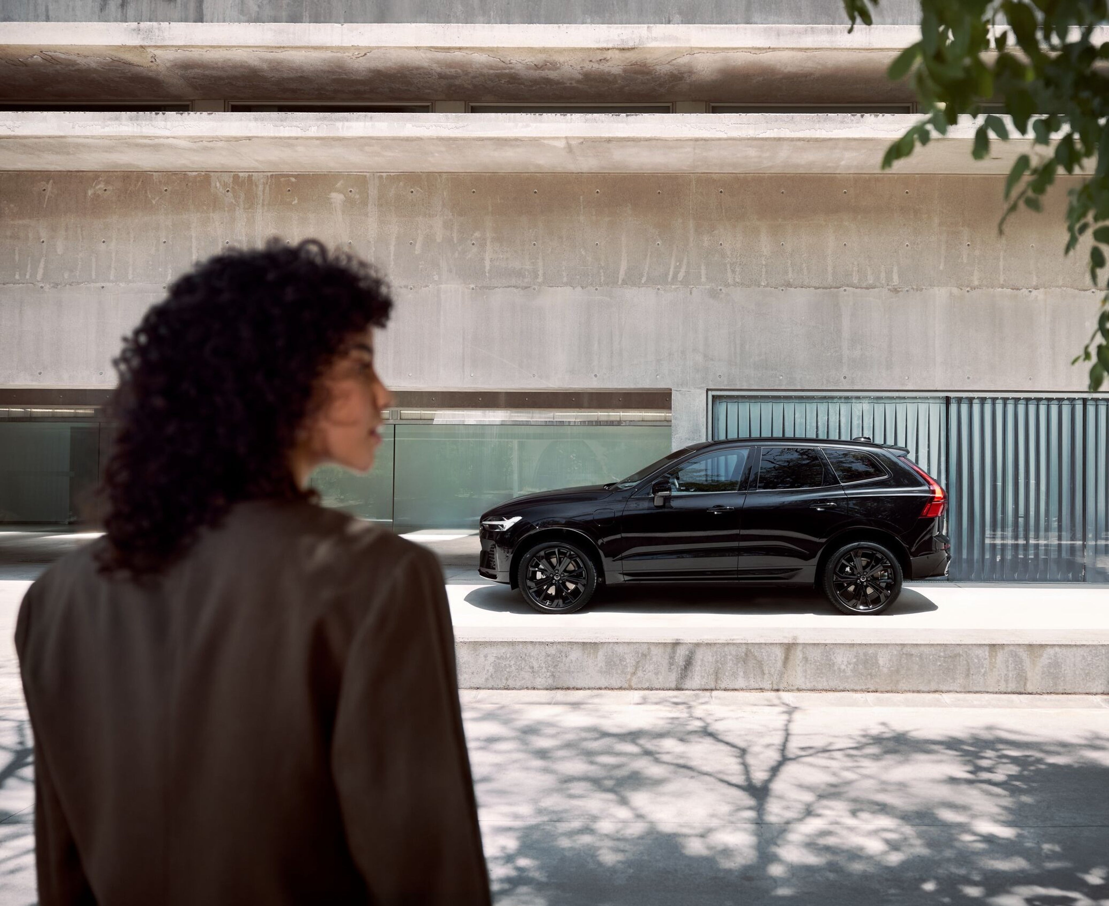 EX40 Black Edition vänd åt vänster