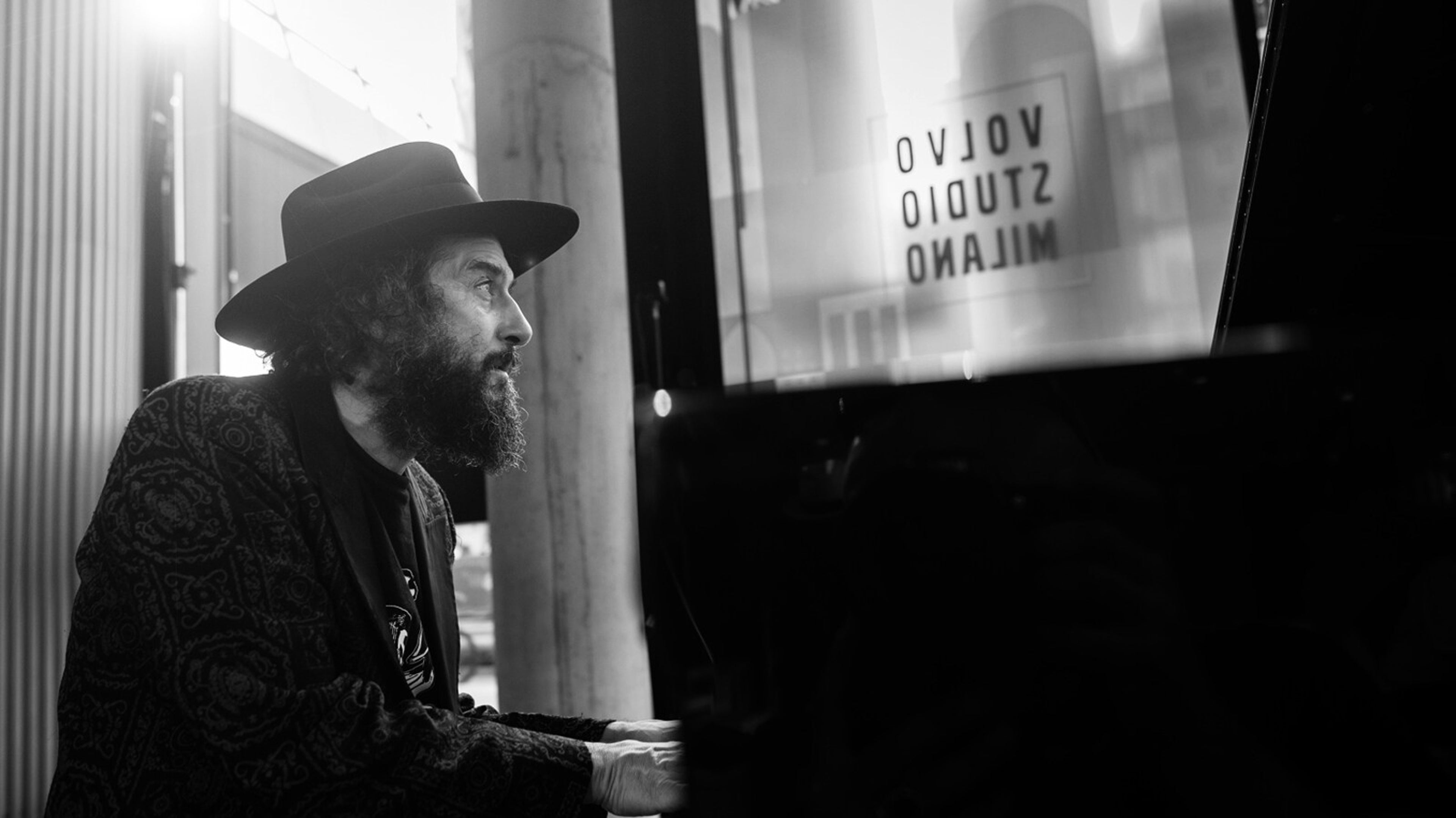 Piano City - VINICIO CAPOSSELA