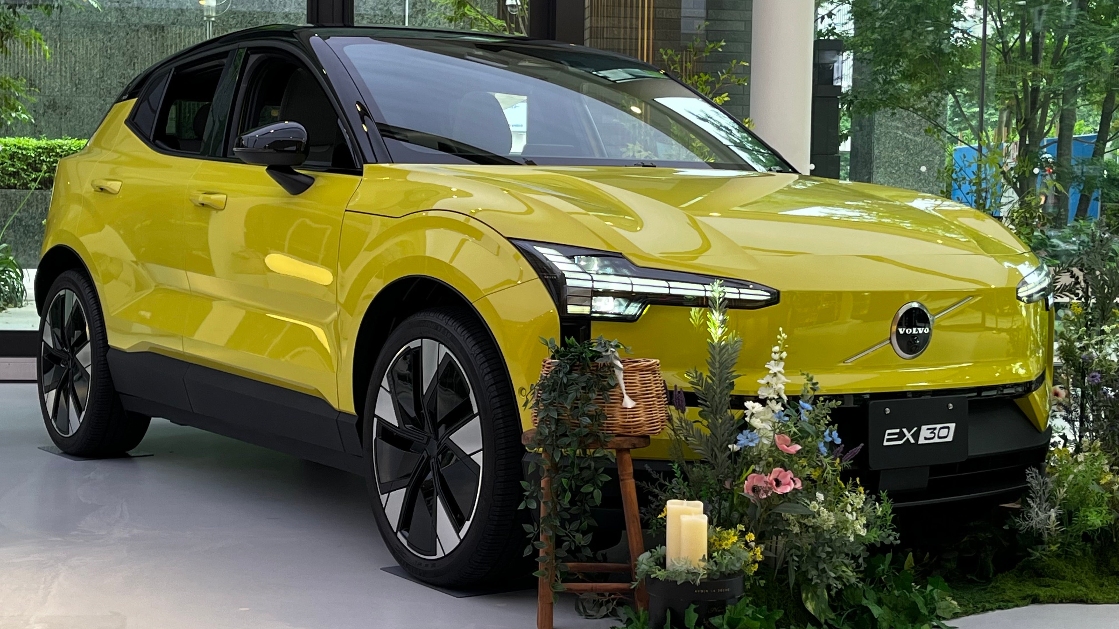 誰でも簡単に実践できる「車が映えるスマホ写真」の撮り方とは