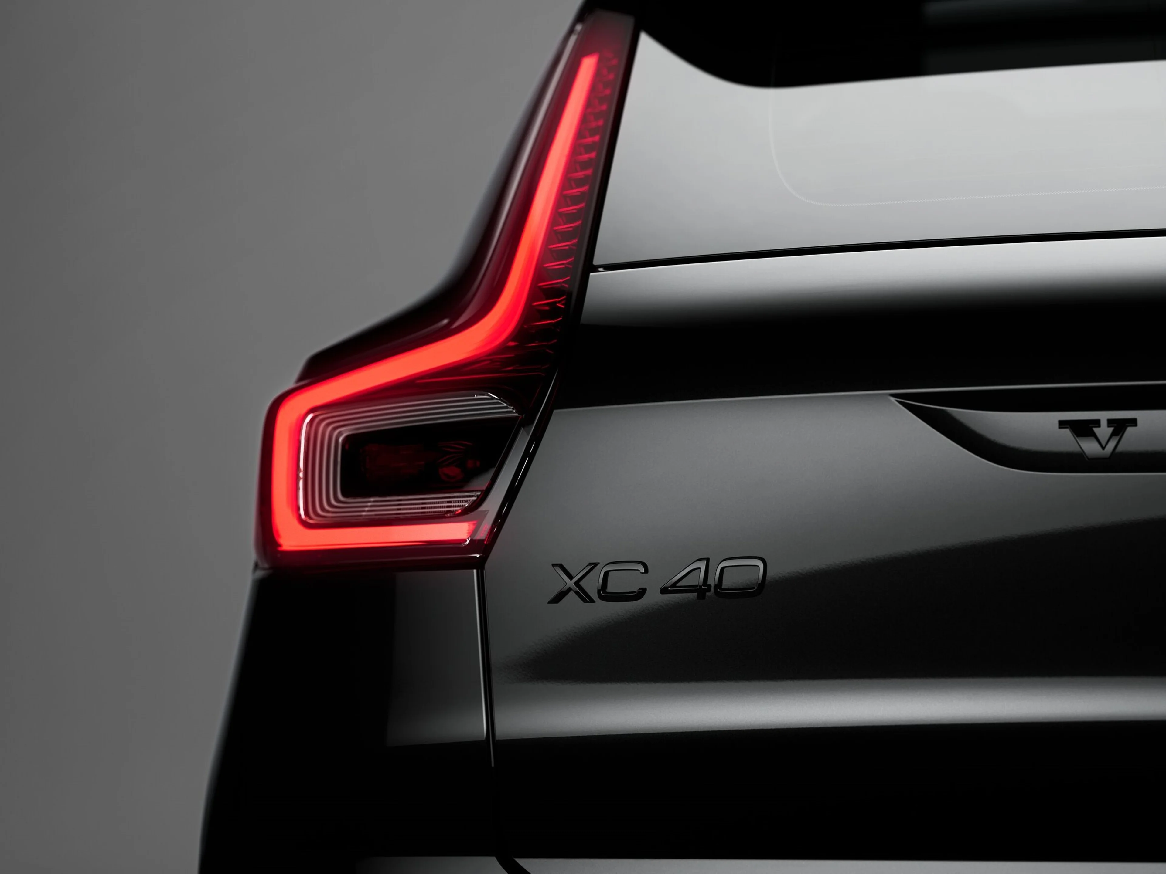 Sleek Volvo Black Edition Detailing - Rear badging of Volvo XC40