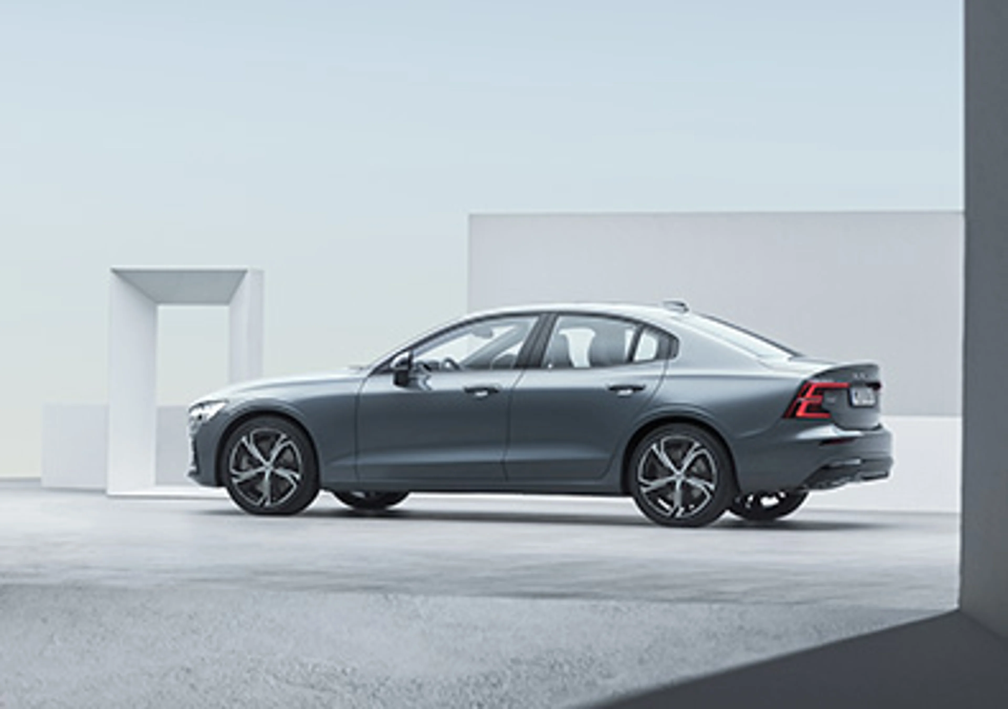 MY23_S60_395x278_2
