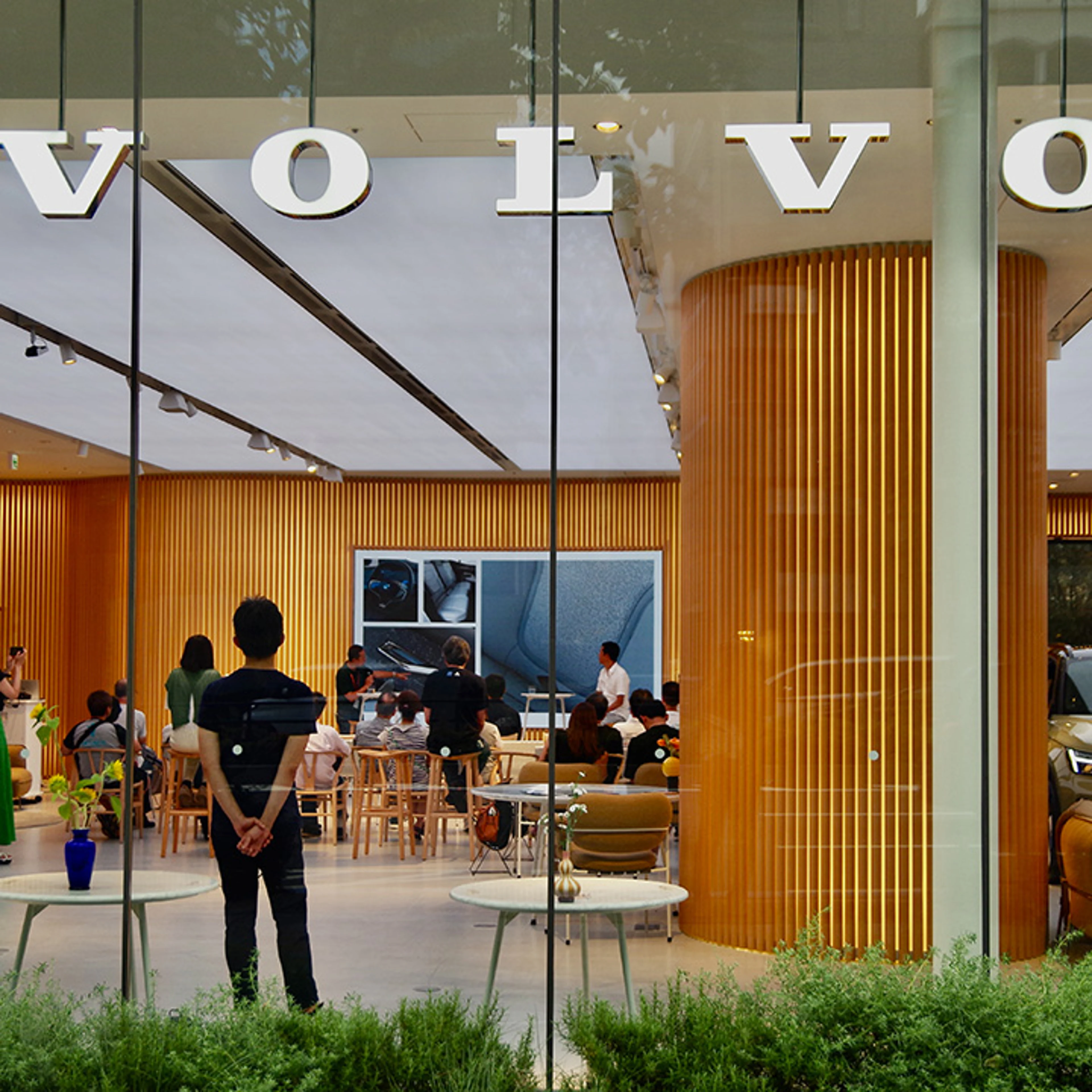 VOLVO