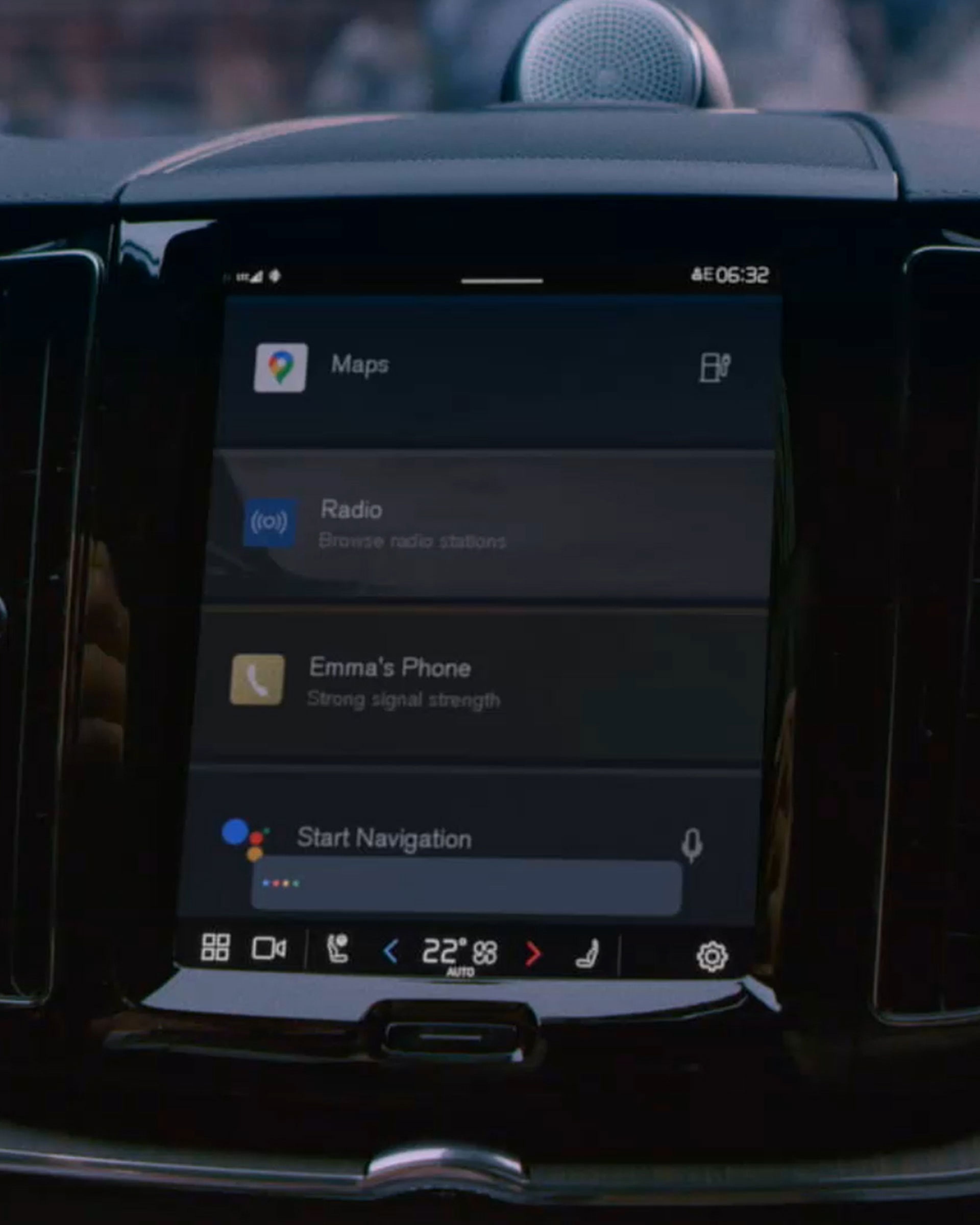 Großer Bildschirm, welches die integrierten Apps und digitalen Dienste anzeigt