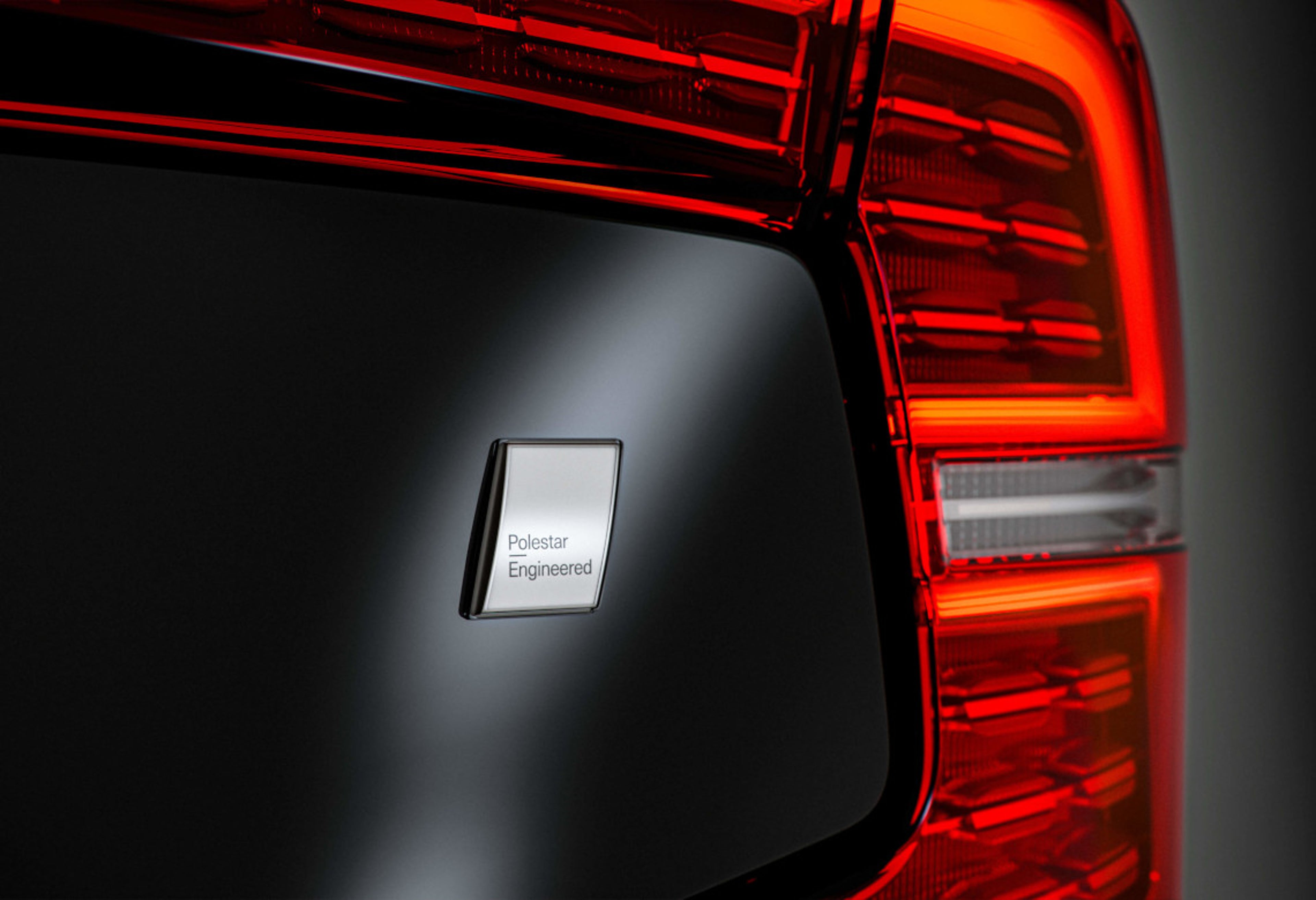 Nahaufnahme Volvo Polestar Perfomance Logo