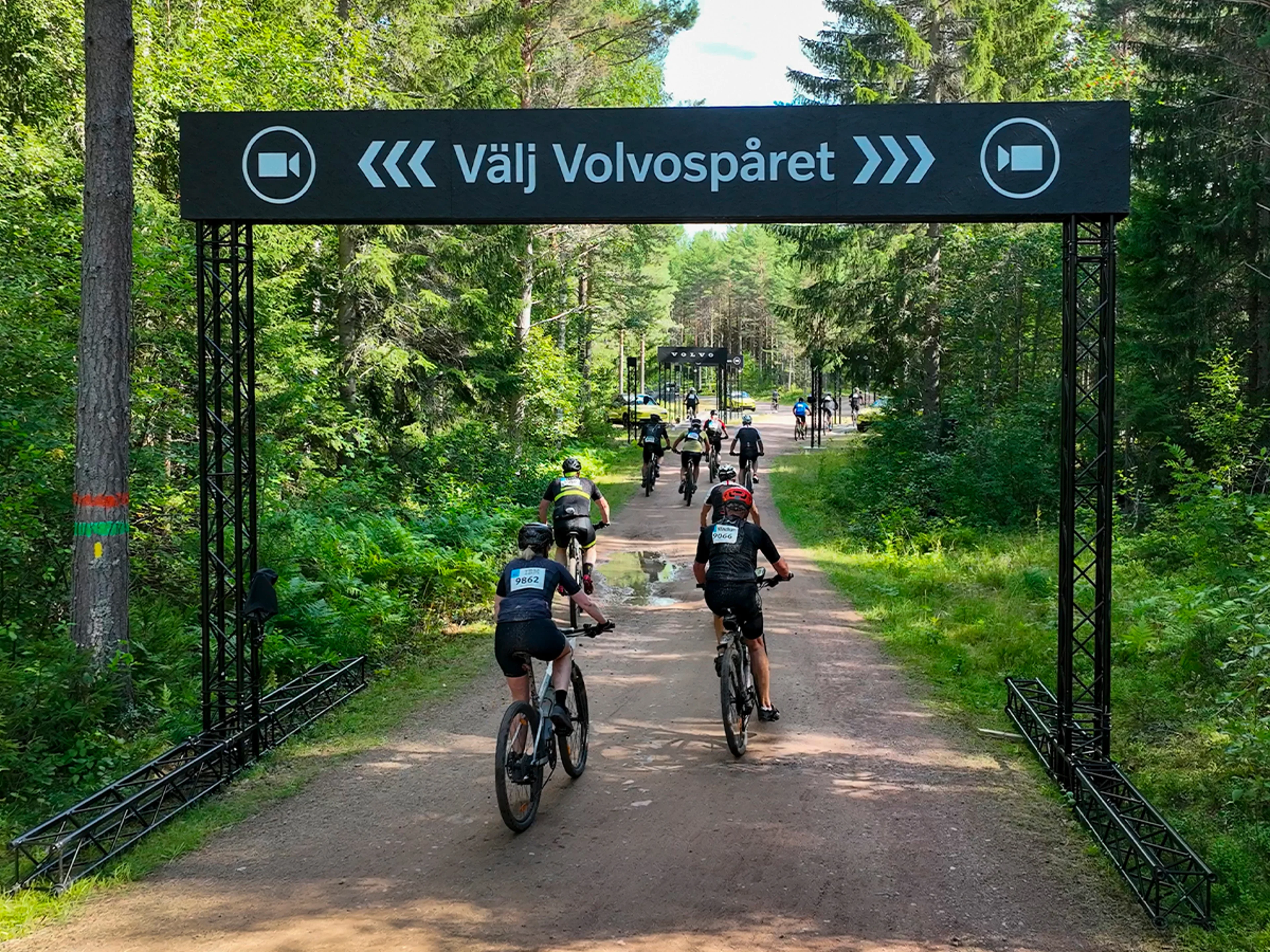 Cyklister i Volvospåret
