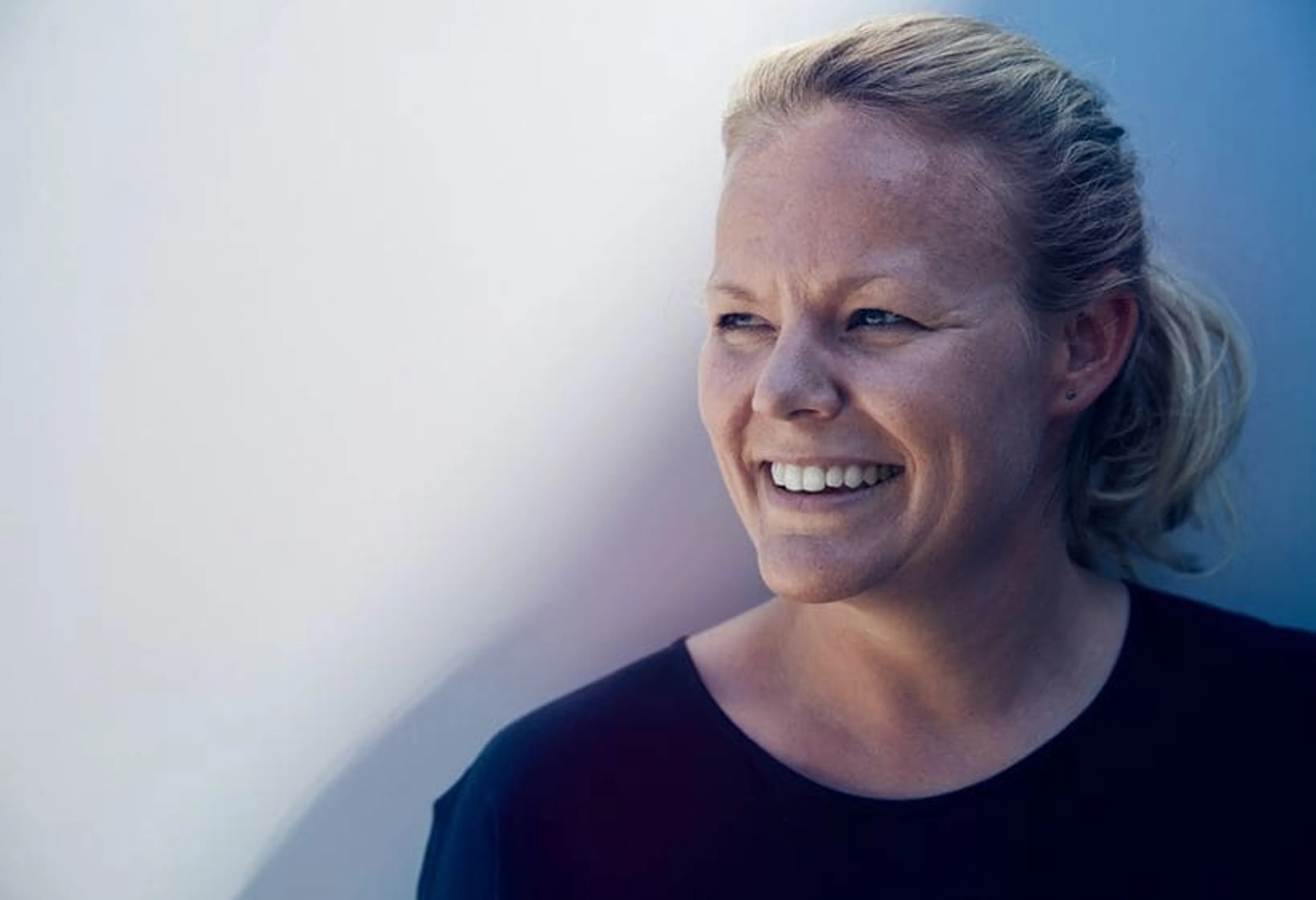 Leende kvinna