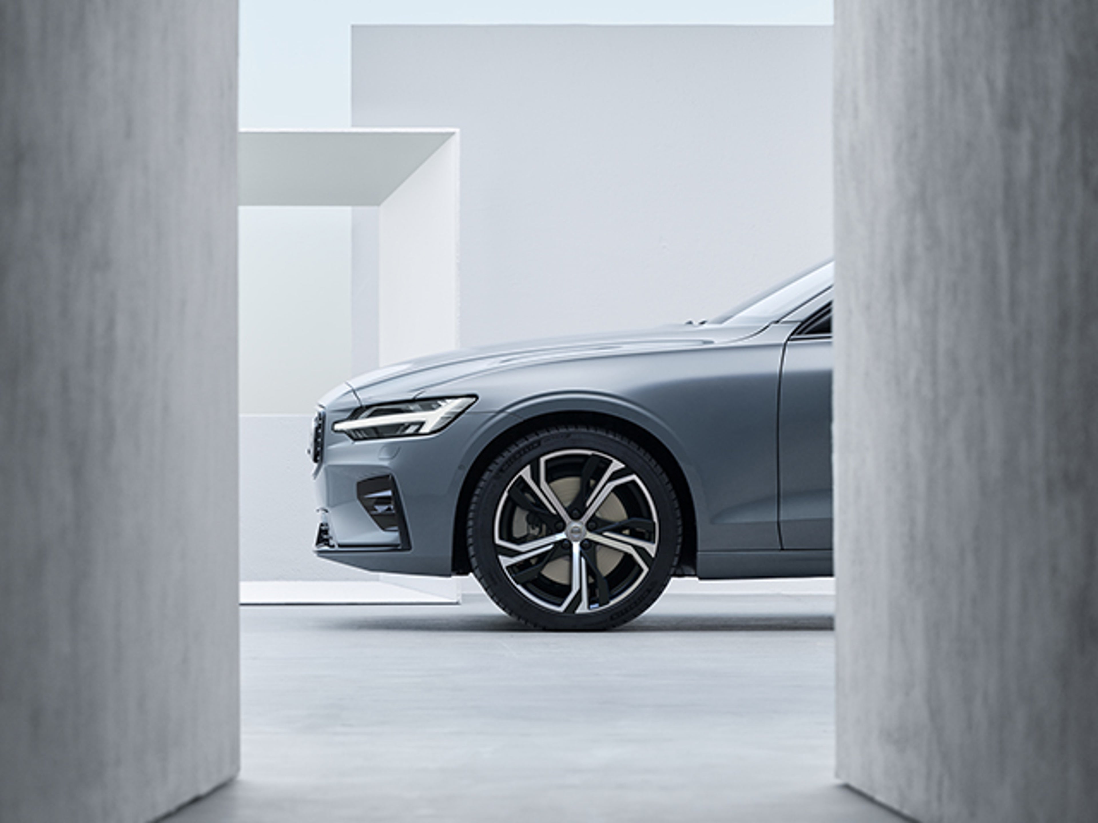 Huven på en ljusblå Volvo S60