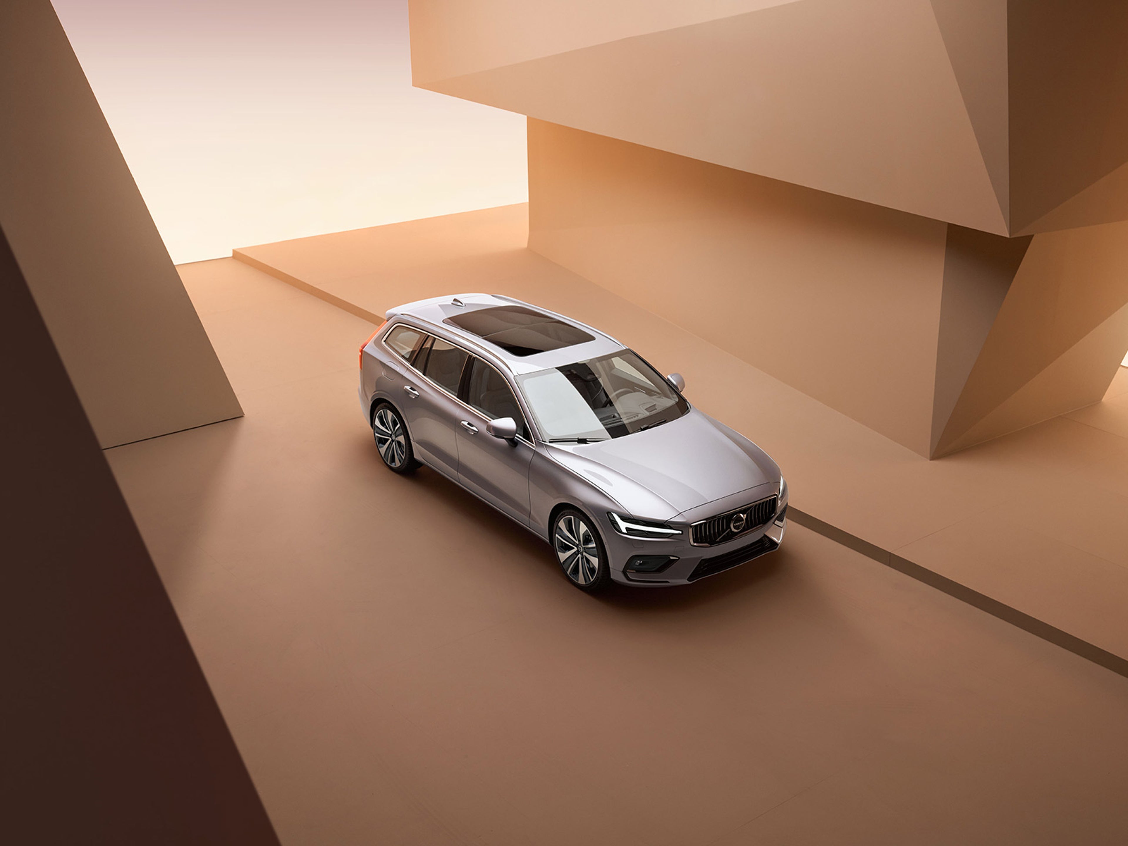 Silvrig V60 i orange miljö