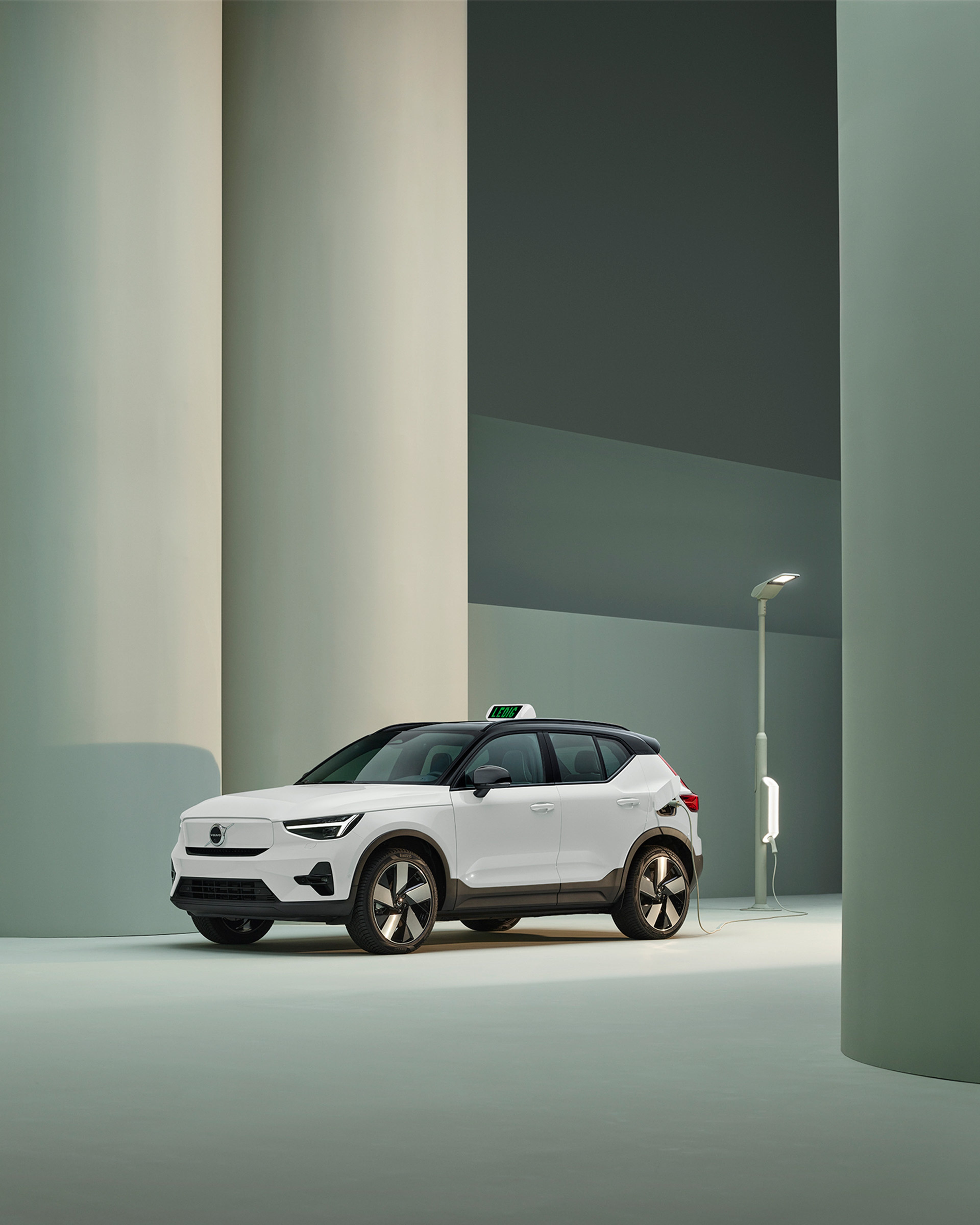 Vit Volvo XC40 Recharge