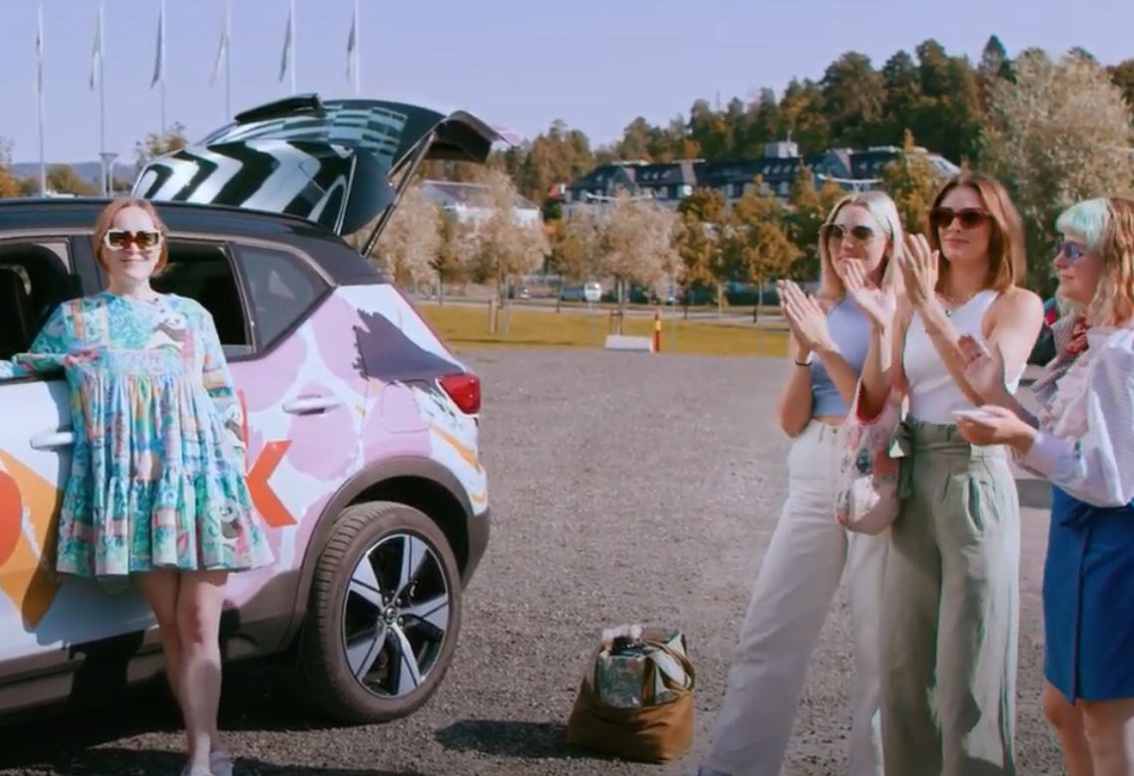 Fæbrikbilen langs veien