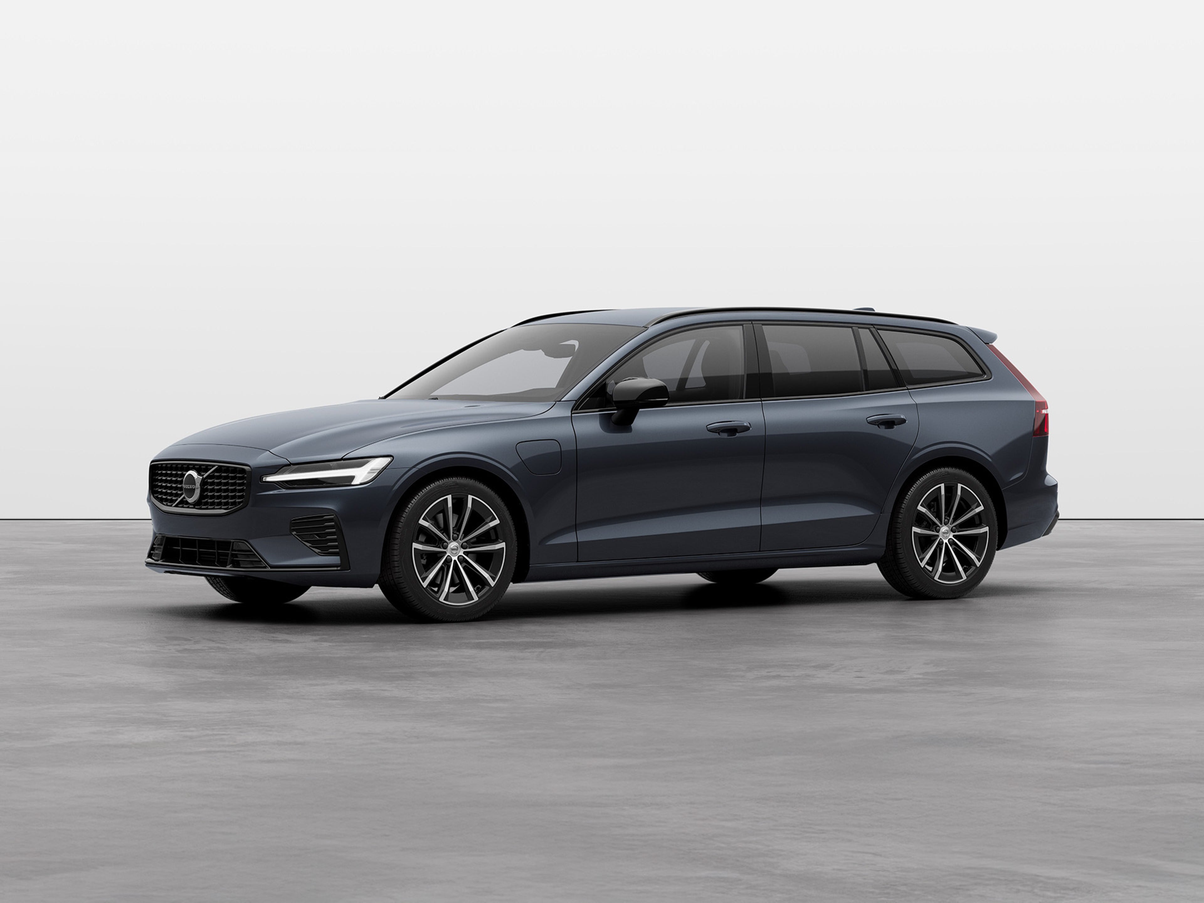 Seitliche Ansicht eines Volvo V60 T8 Plus Business Edition.