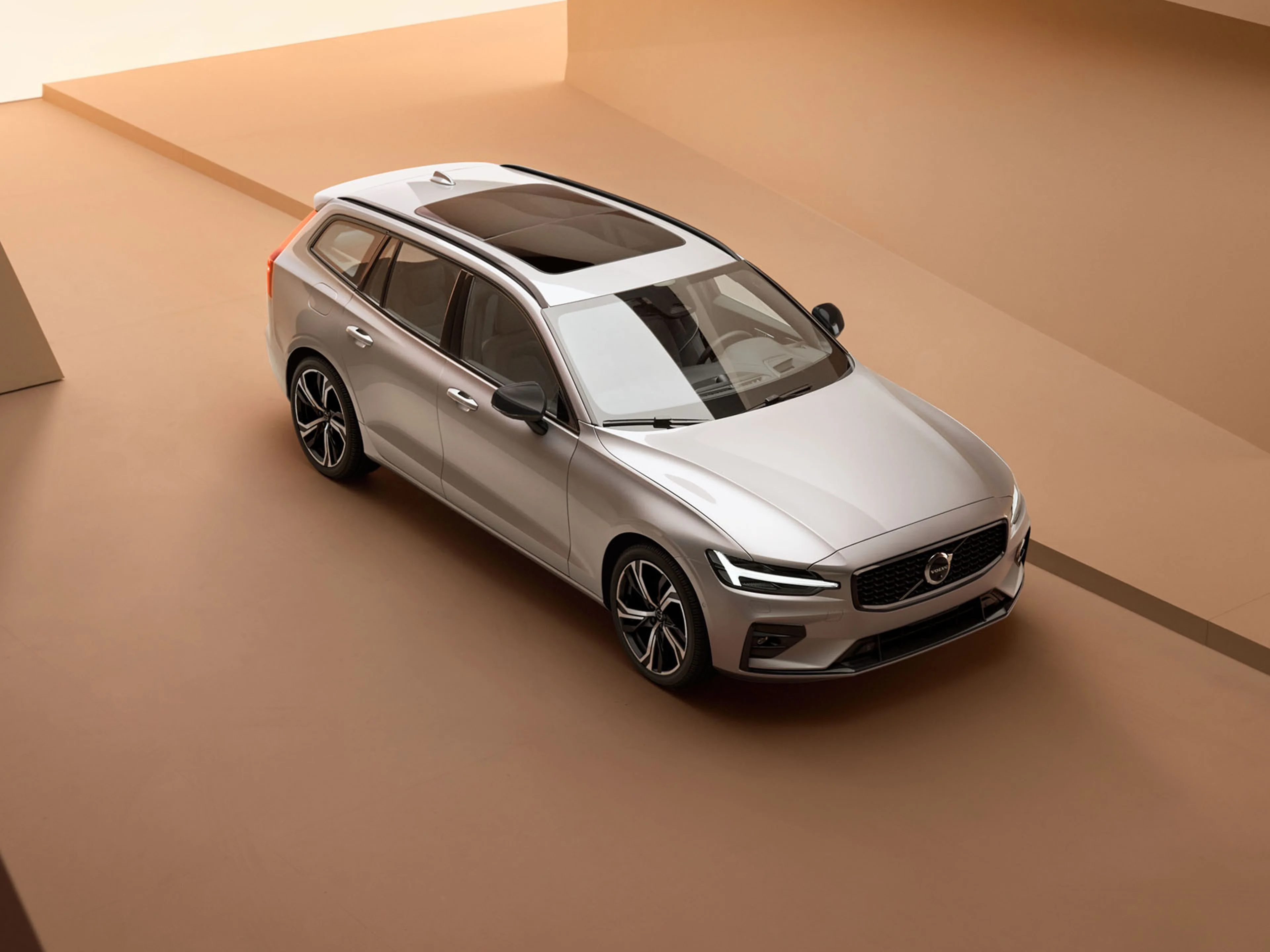 Volvo V60 vista aérea con techo panorámico