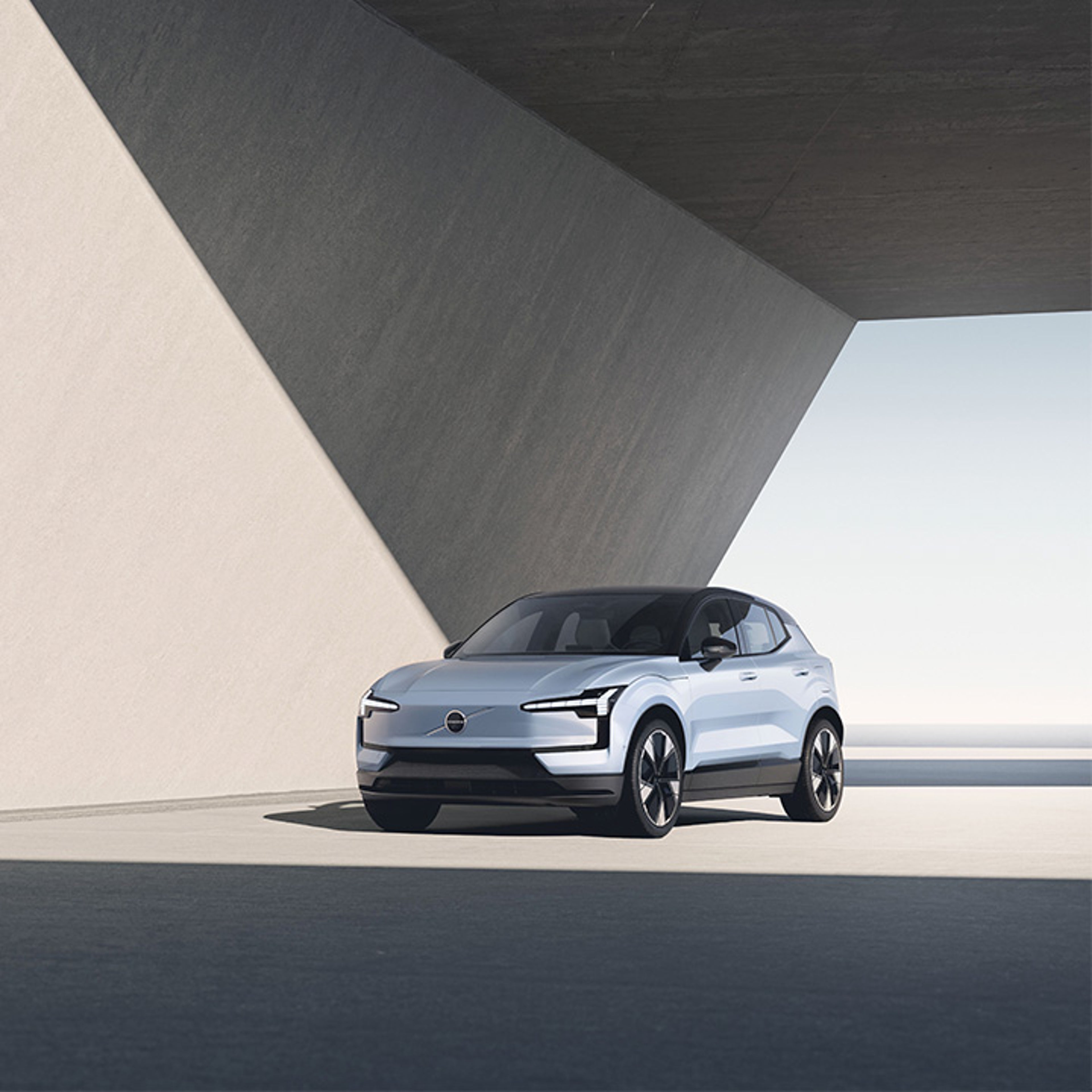 Volvo EX30 Cloud Blue frontal