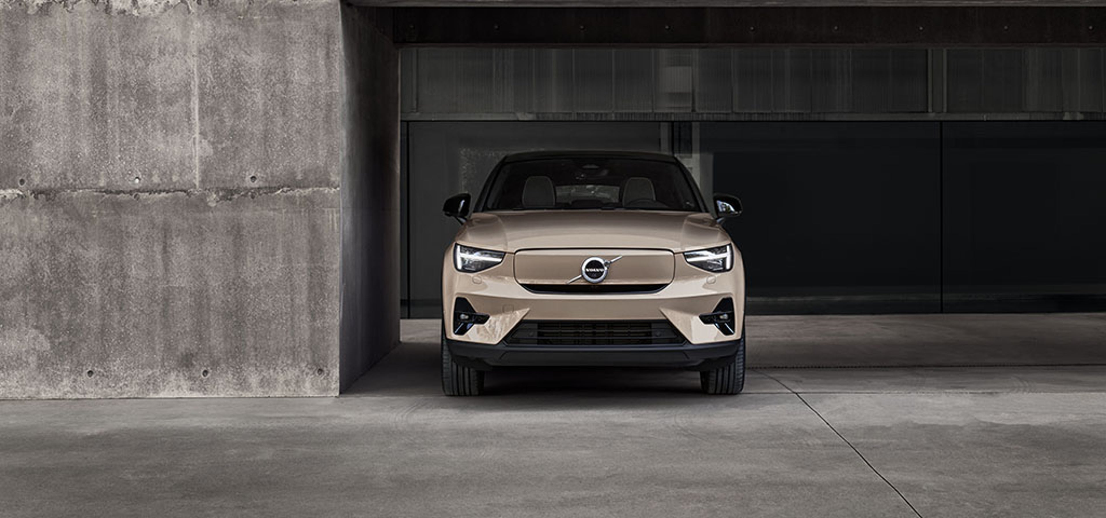 Volvo EC40 in betonnen garage