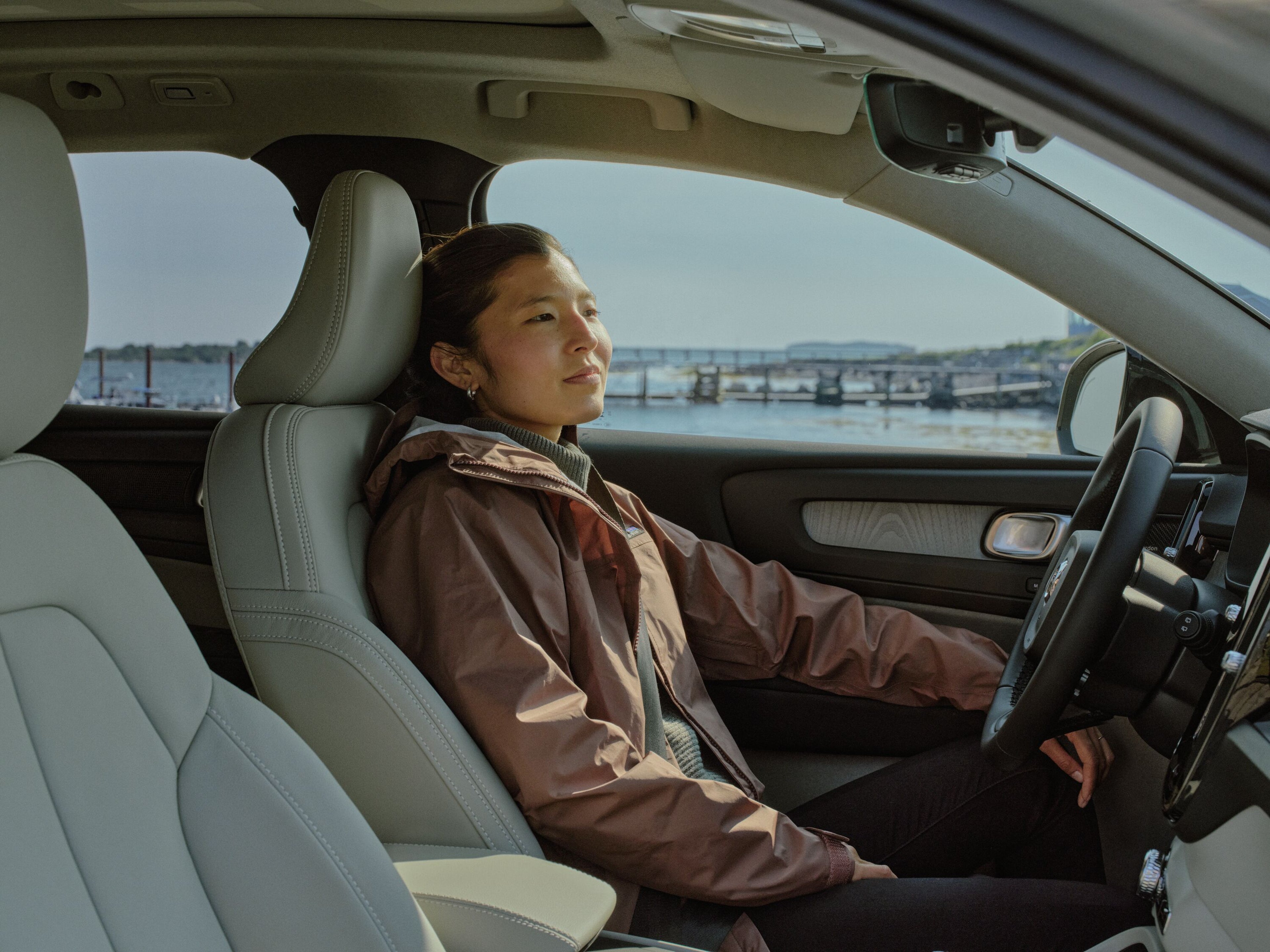 Woman sitting in XC40 SUV