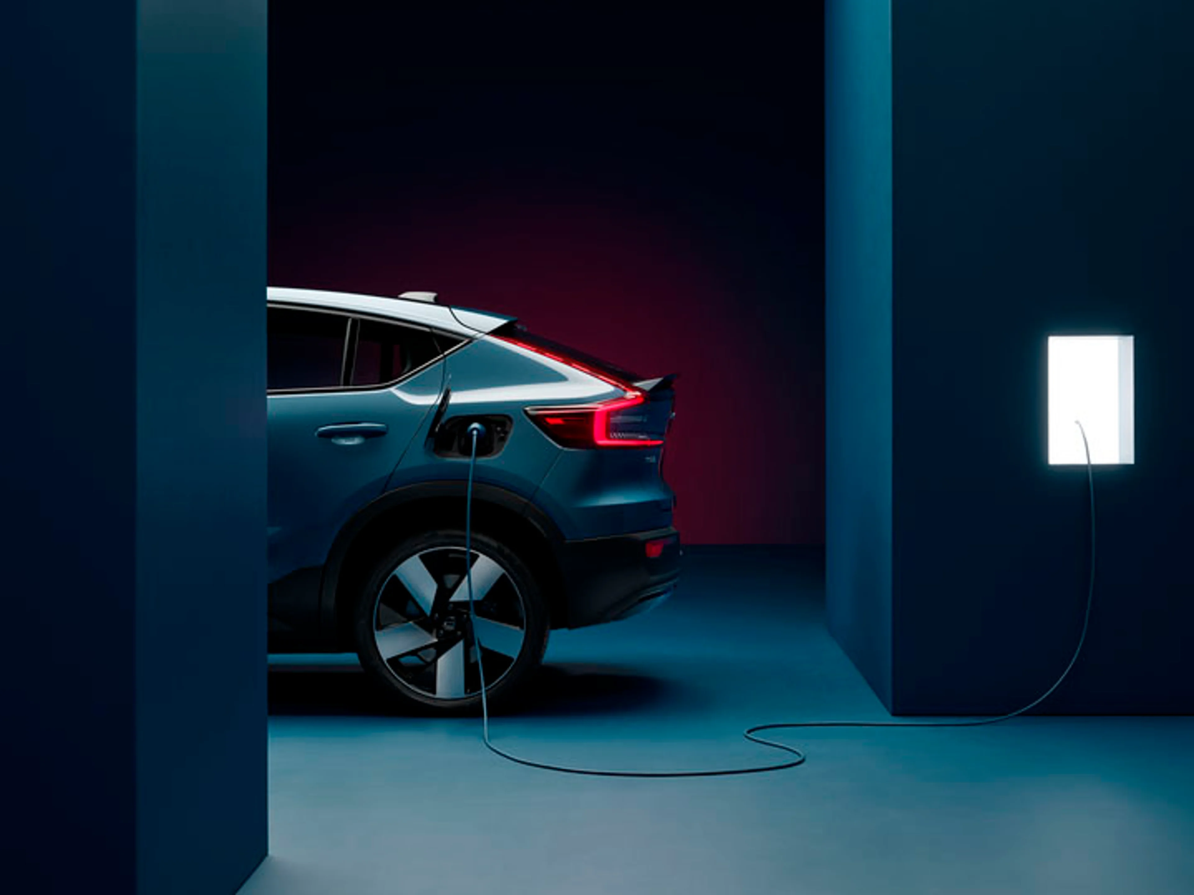 Parte trasera de un Volvo C40 recargando