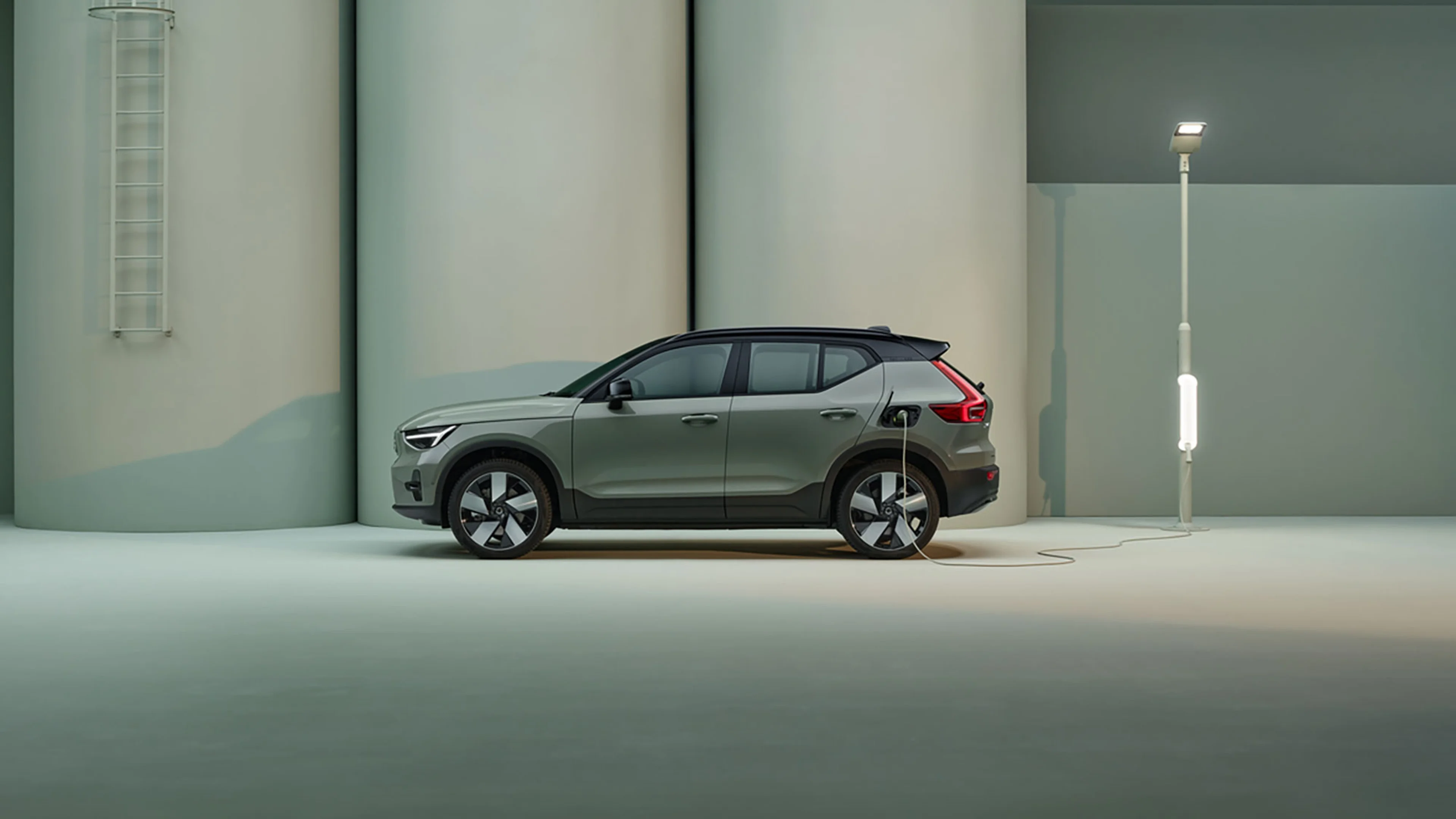 Volvo XC40 recharge start de profil