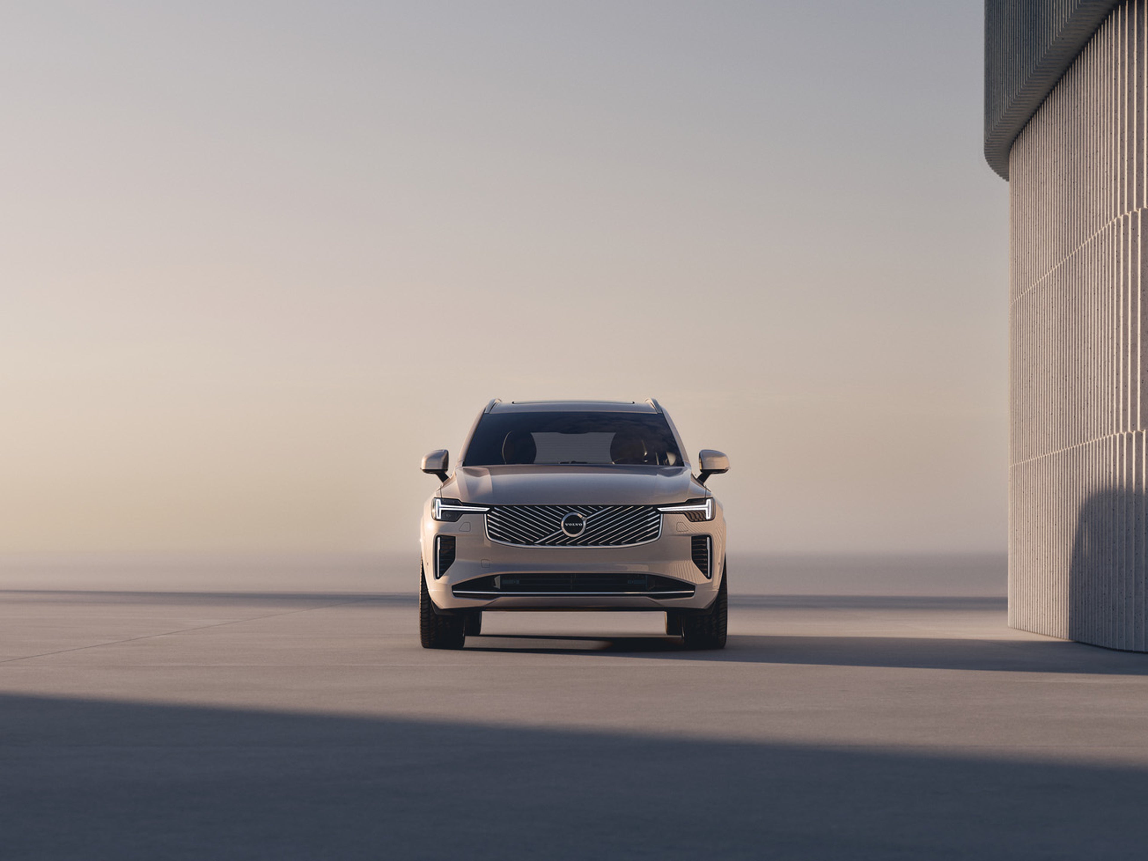 Front facing image of the new Volvo XC90 Plug-in hybrid SUV in Bright Dusk.