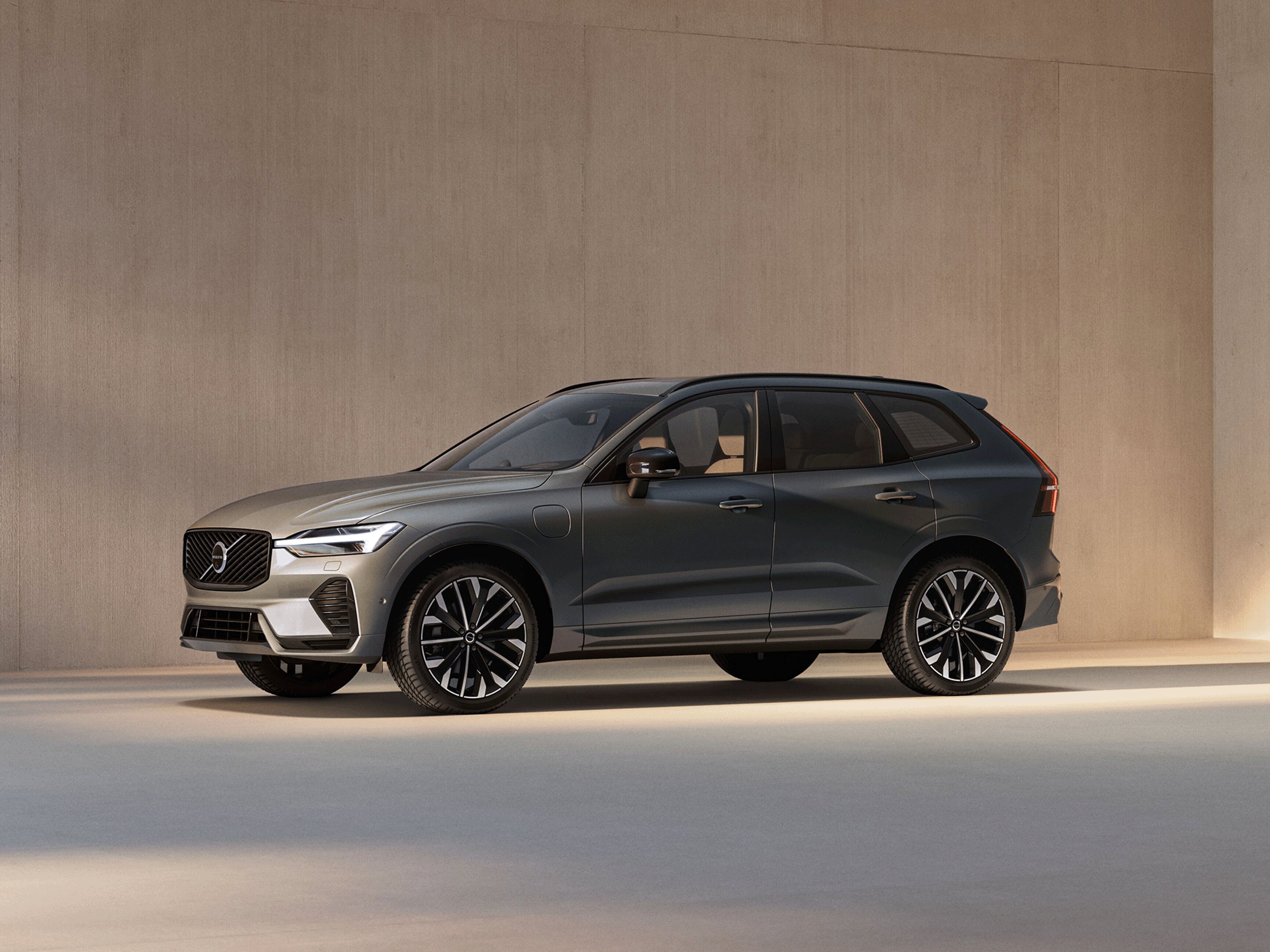 Ein Volvo XC60 Plug-in Hybrid.