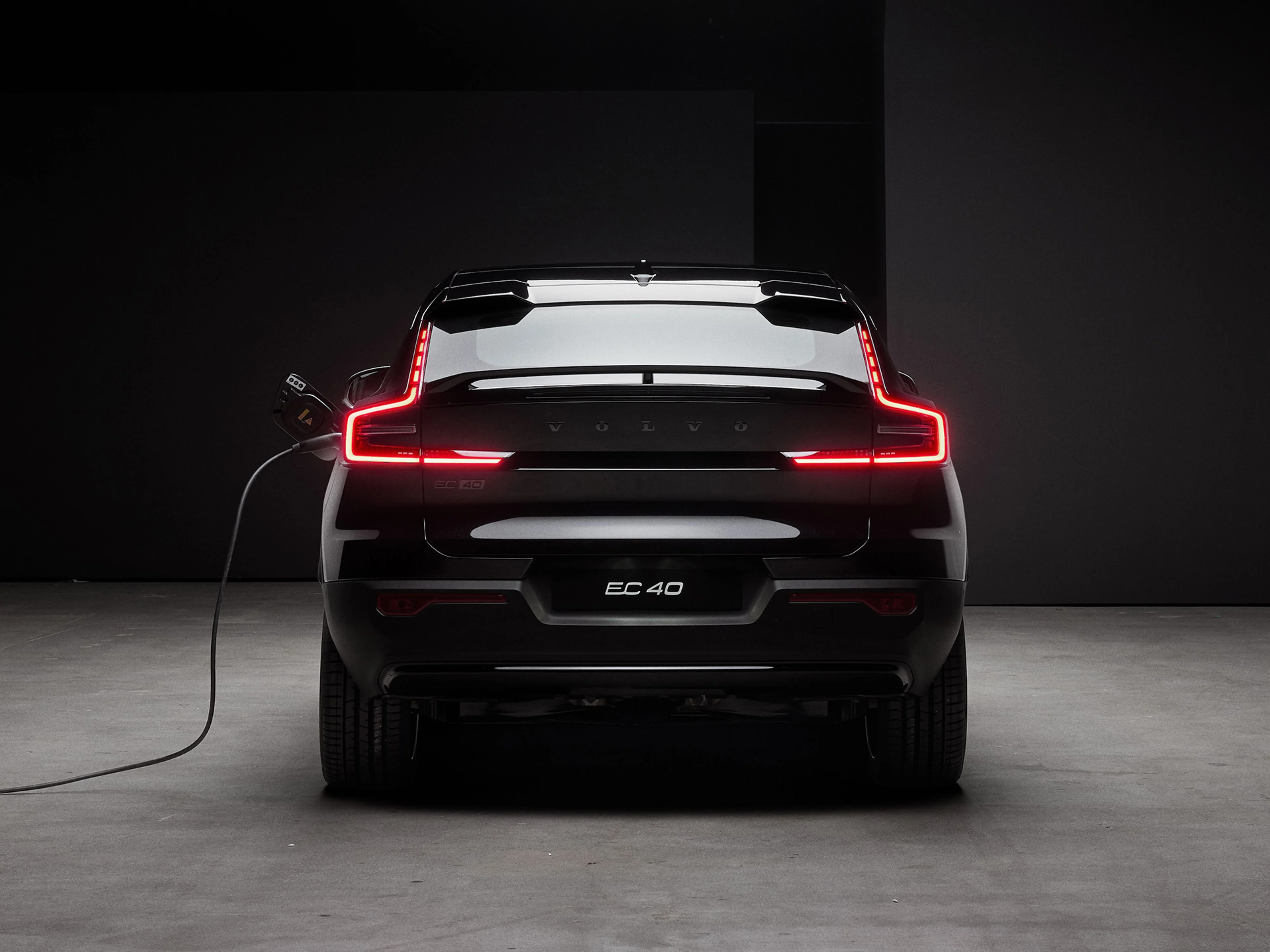 EC40 Black Edition