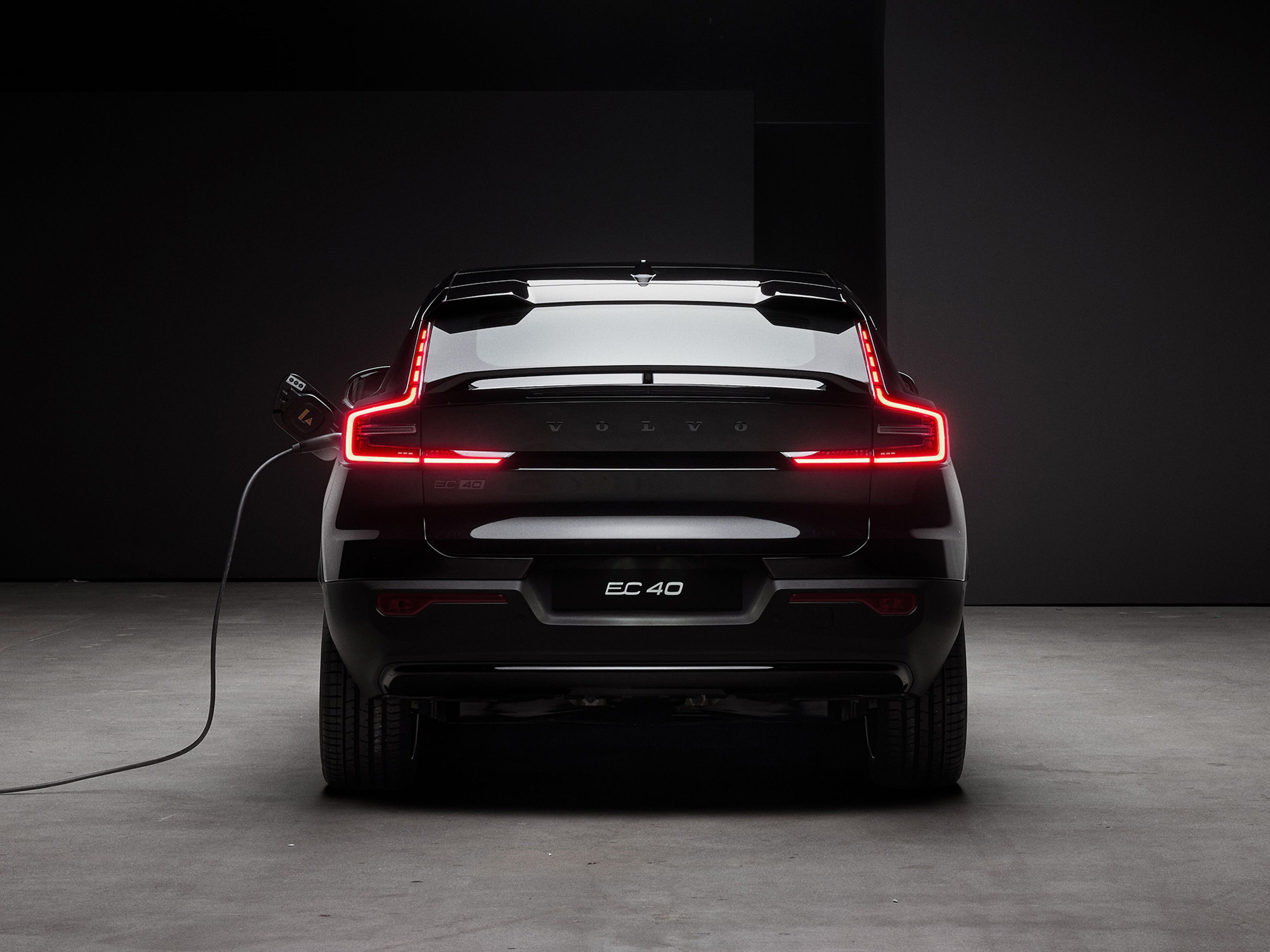 EC40 Black Edition