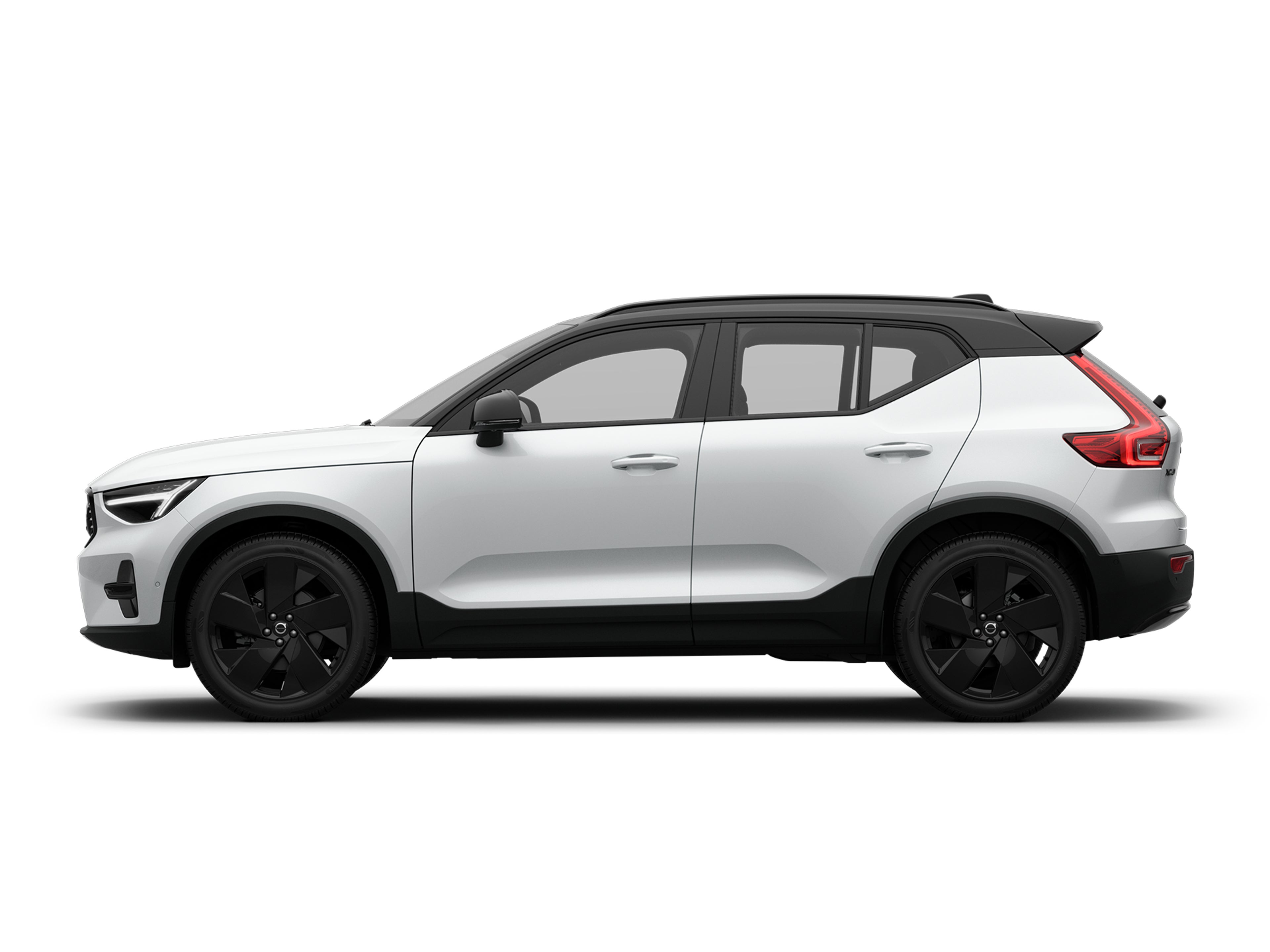 Seitliche Ansicht eines Volvo XC40 Black Edition Mild-Hybrid in weiß