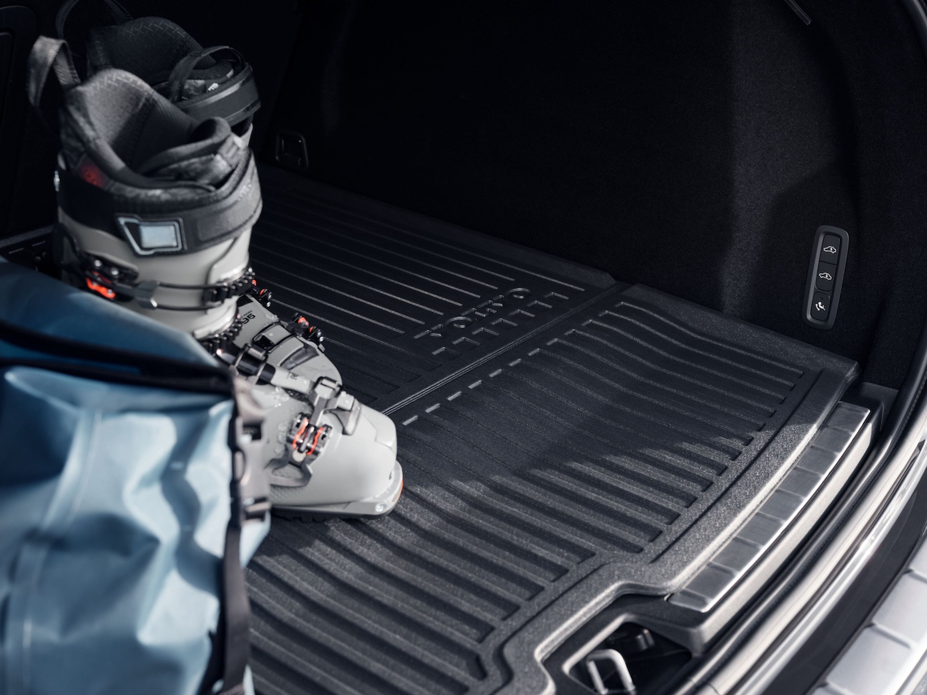 Load compartment mat