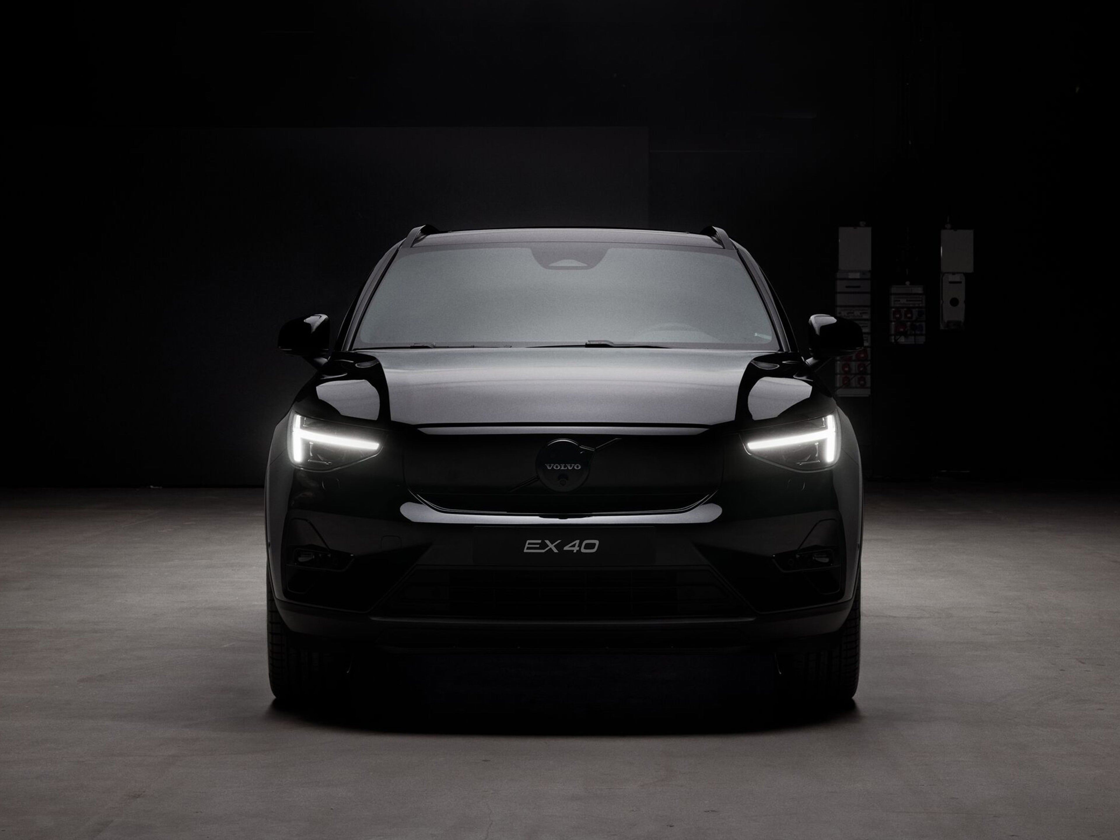 EX40 Black Edition