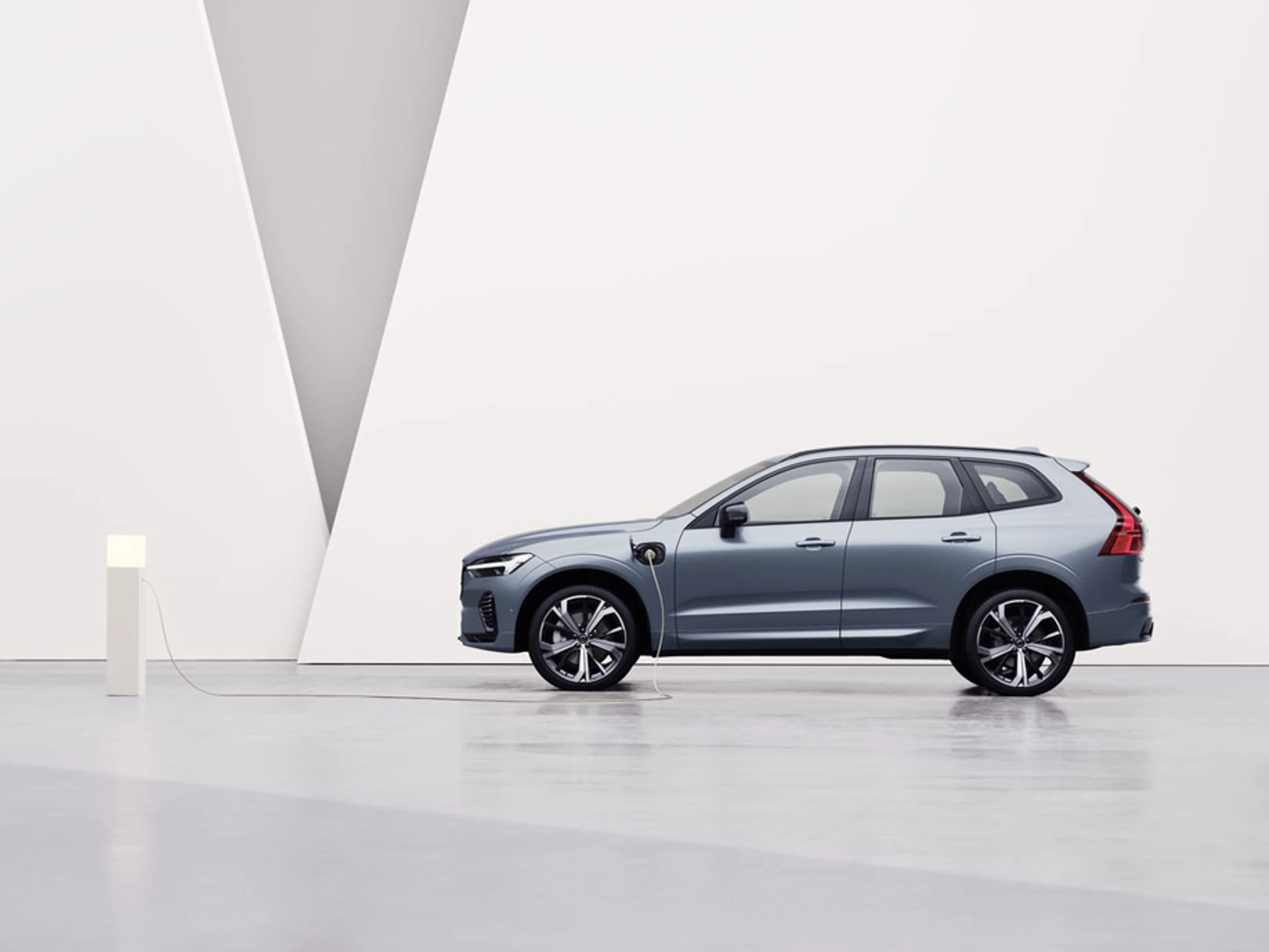 XC60 i studio som lader