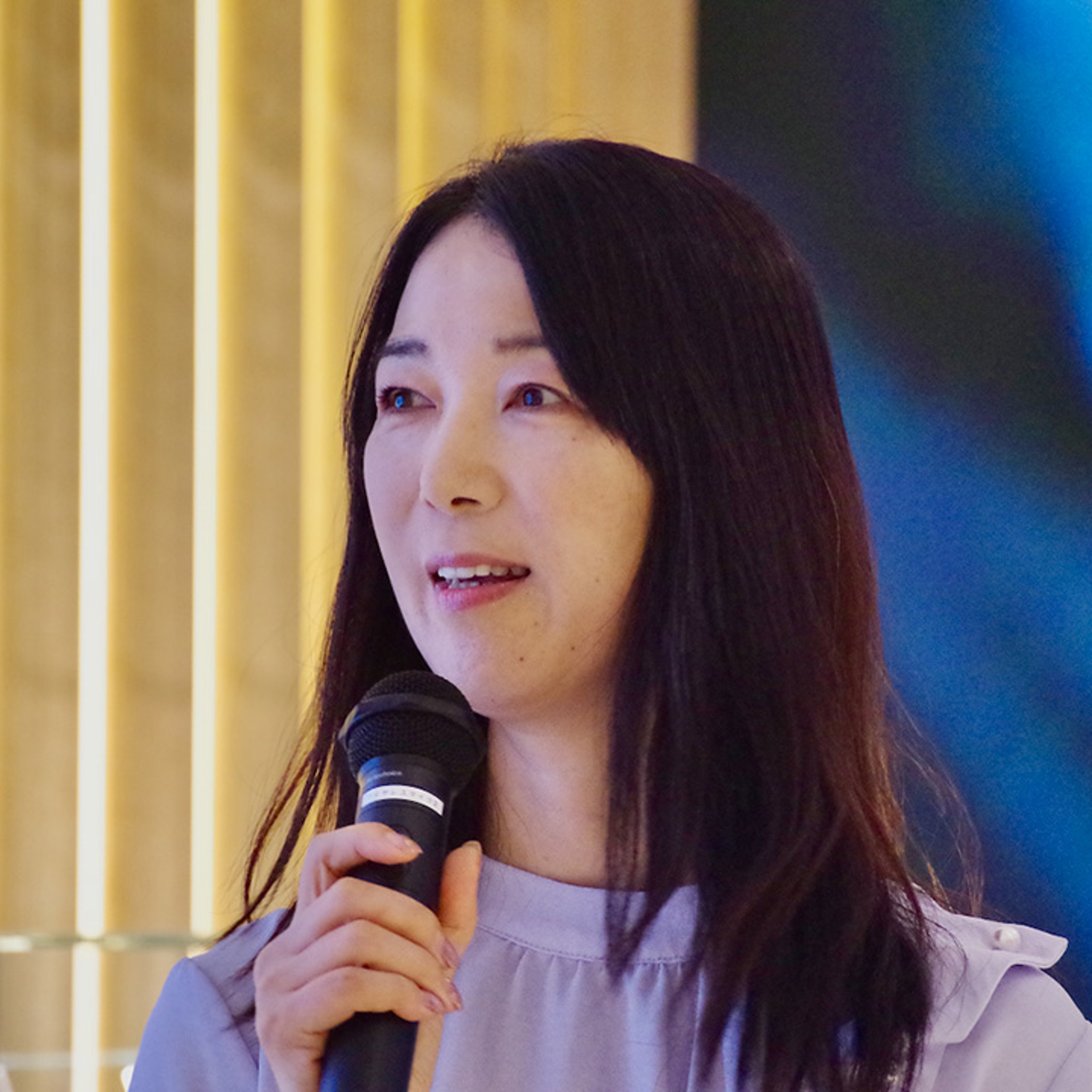 まるも亜希子氏