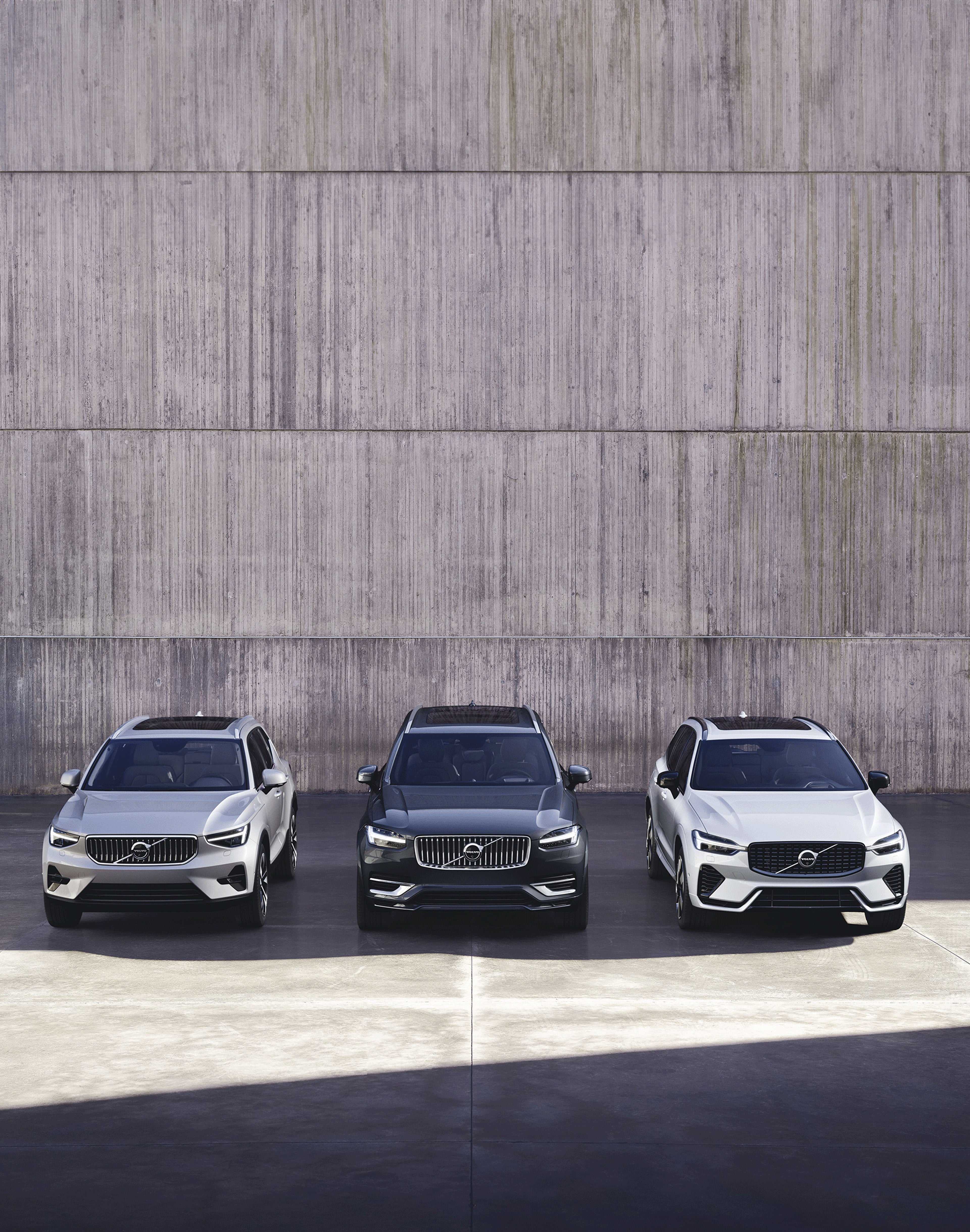 Frontalansicht des Volvo EX30, EX40 and EX90.