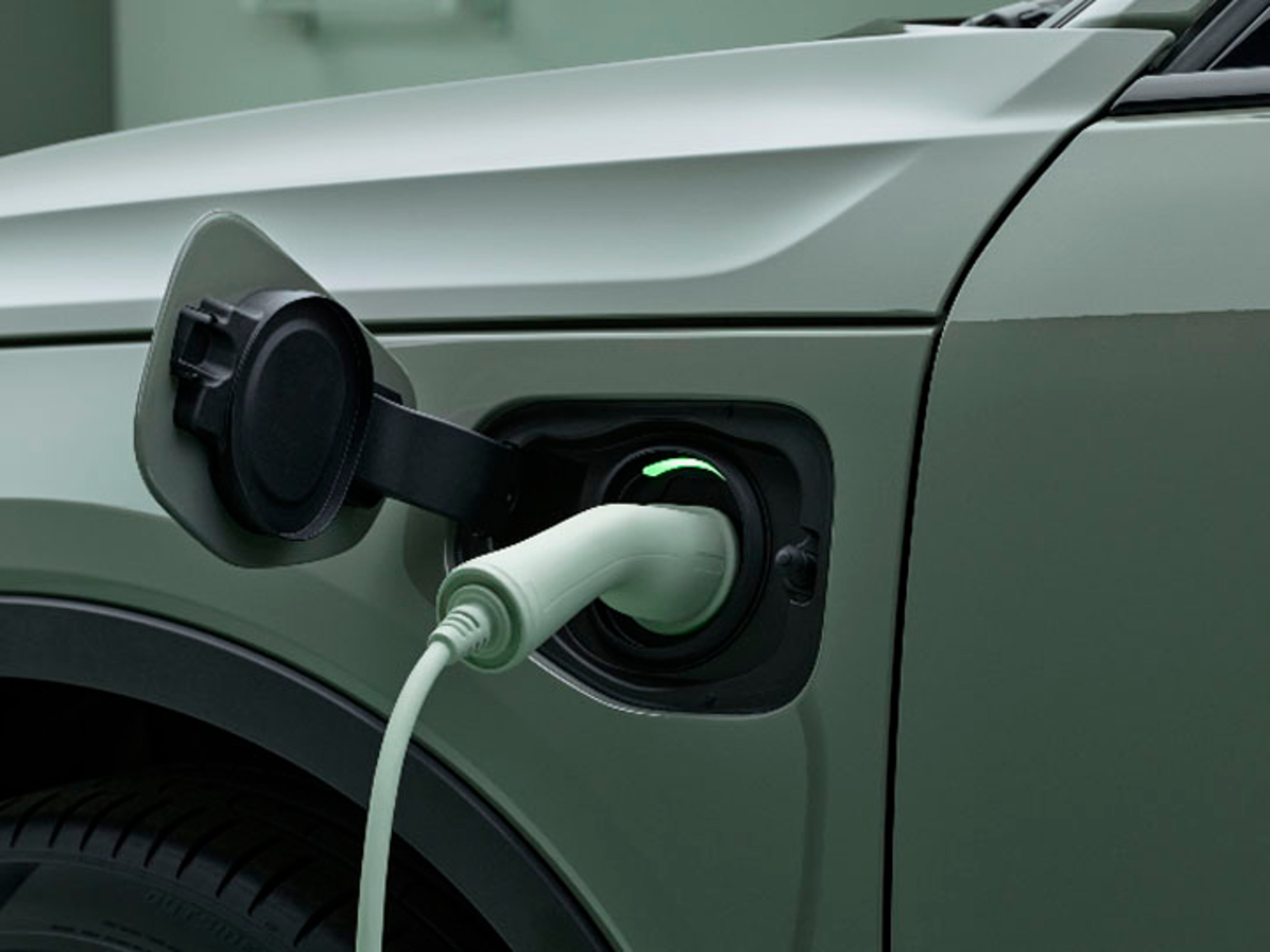 Volvo recargando energía