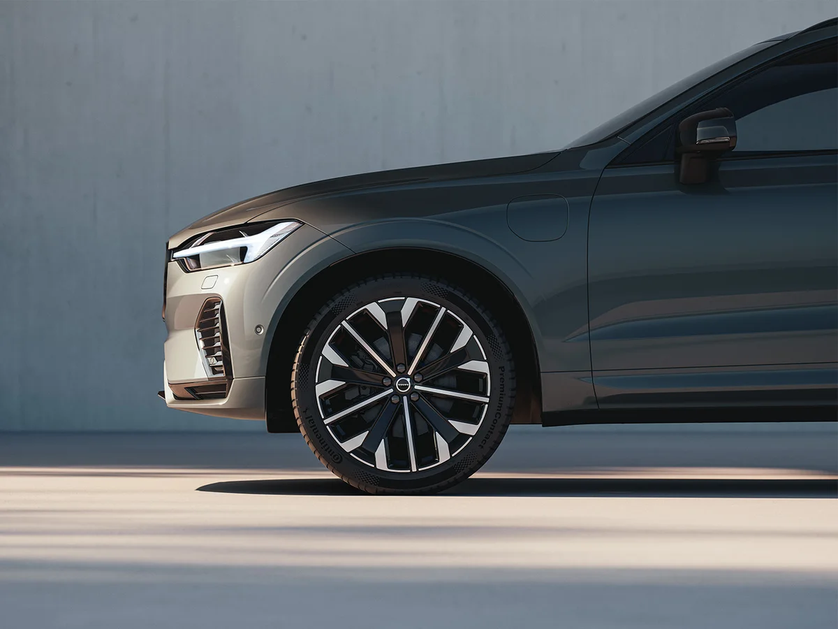 Volvo XC60 Hybrid SUV