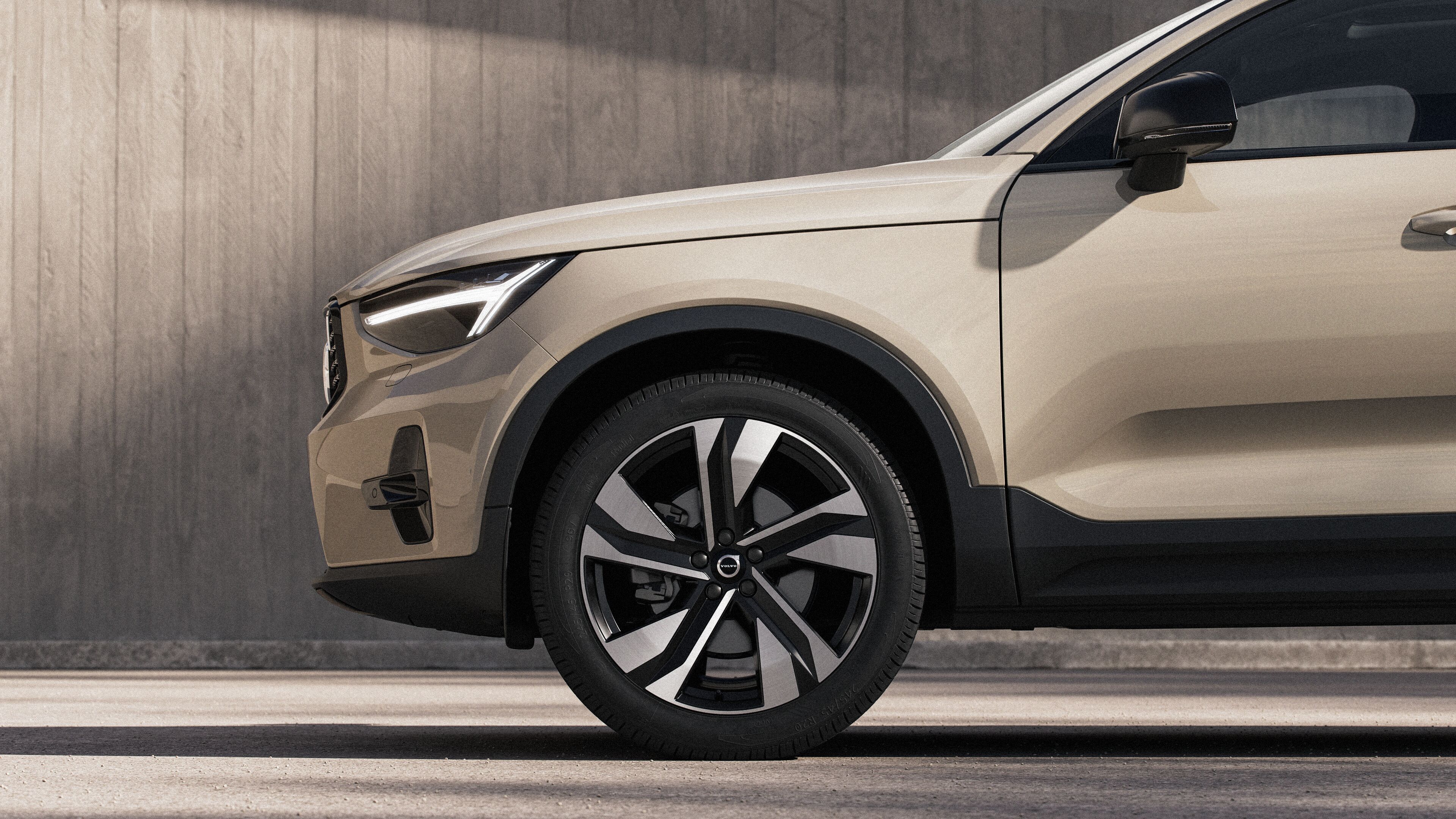XC40 B3 Automatico Essential MY26