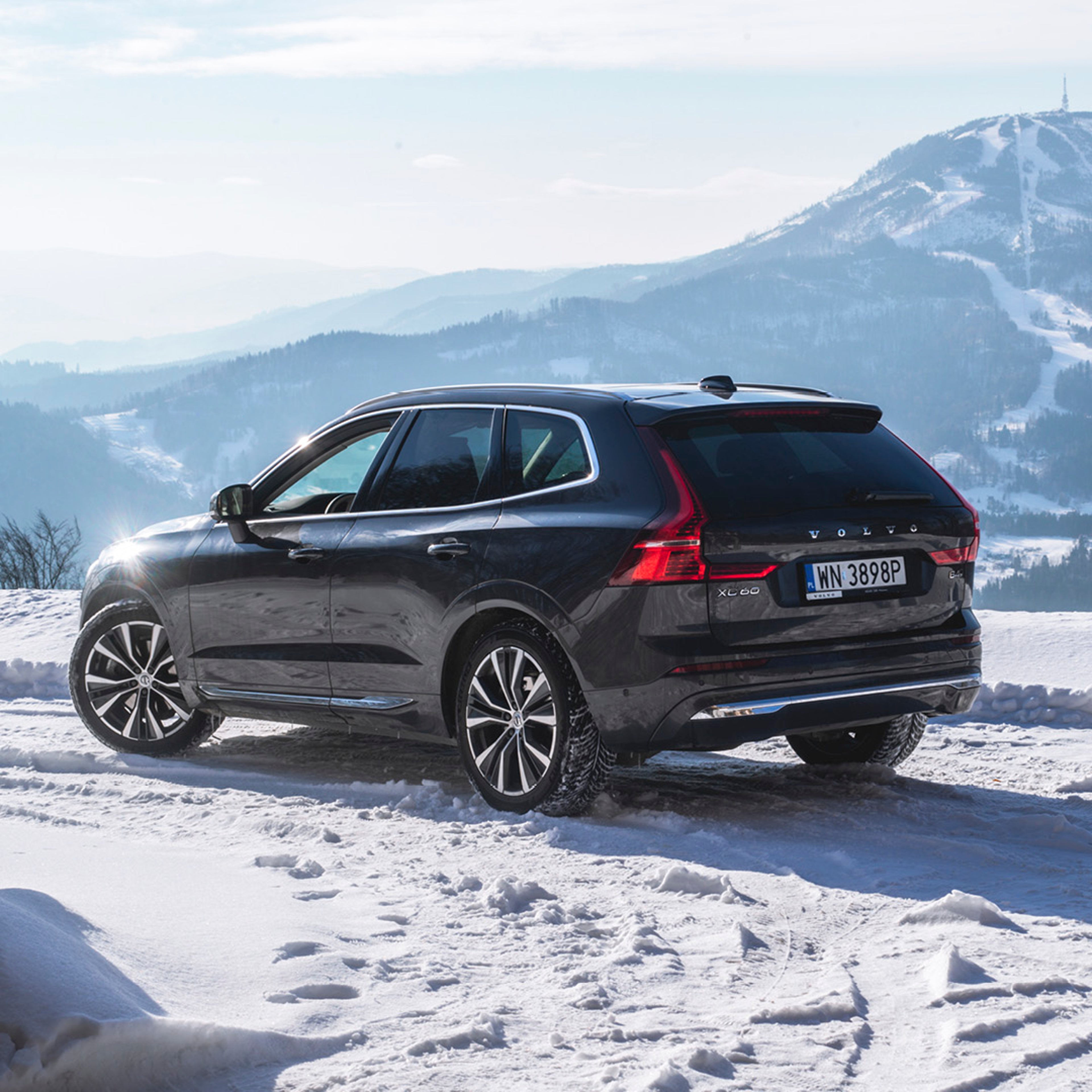 Pracownik Volvo z Klientem