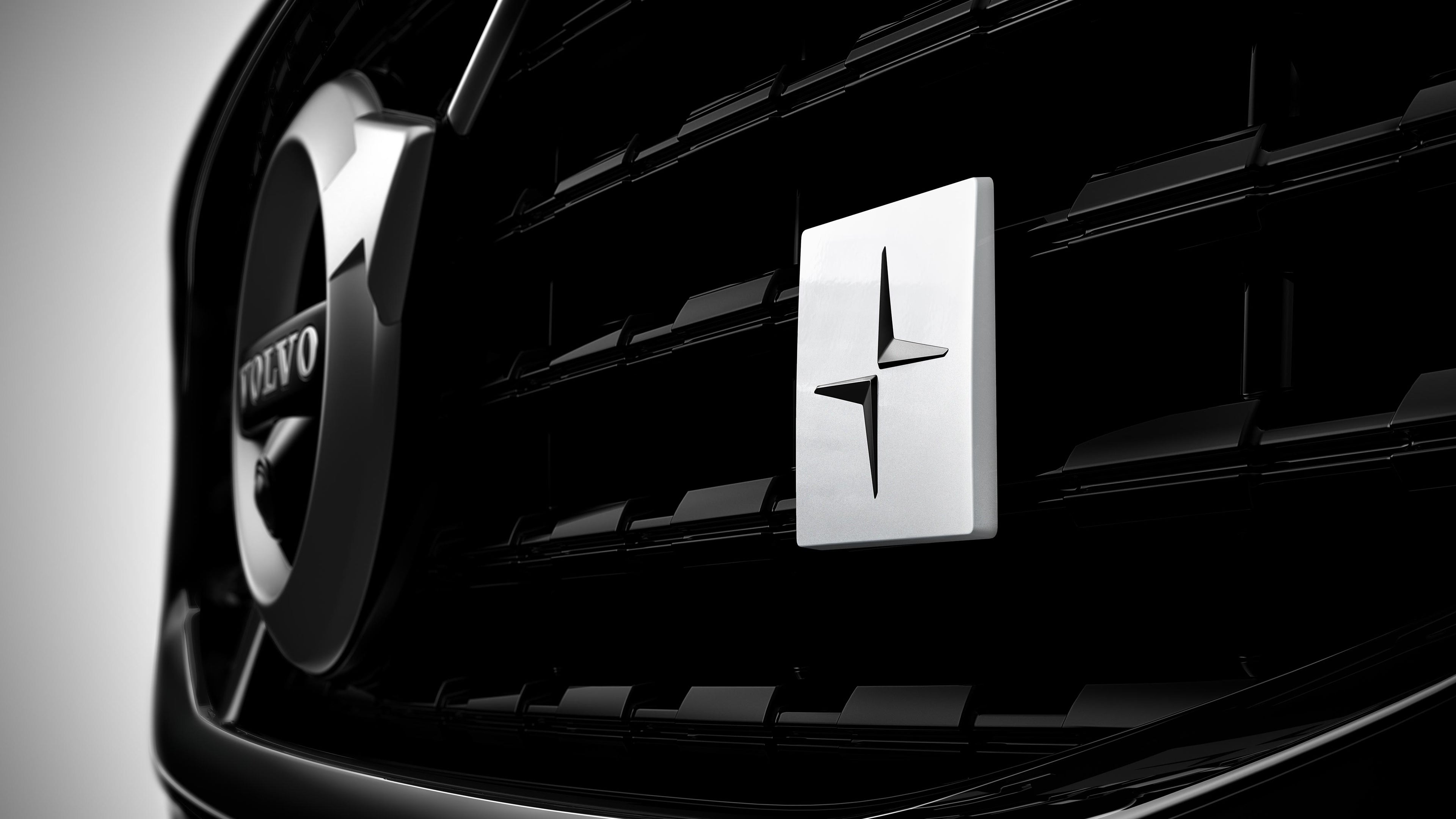 Nahaufnahme Volvo Polestar Emblem