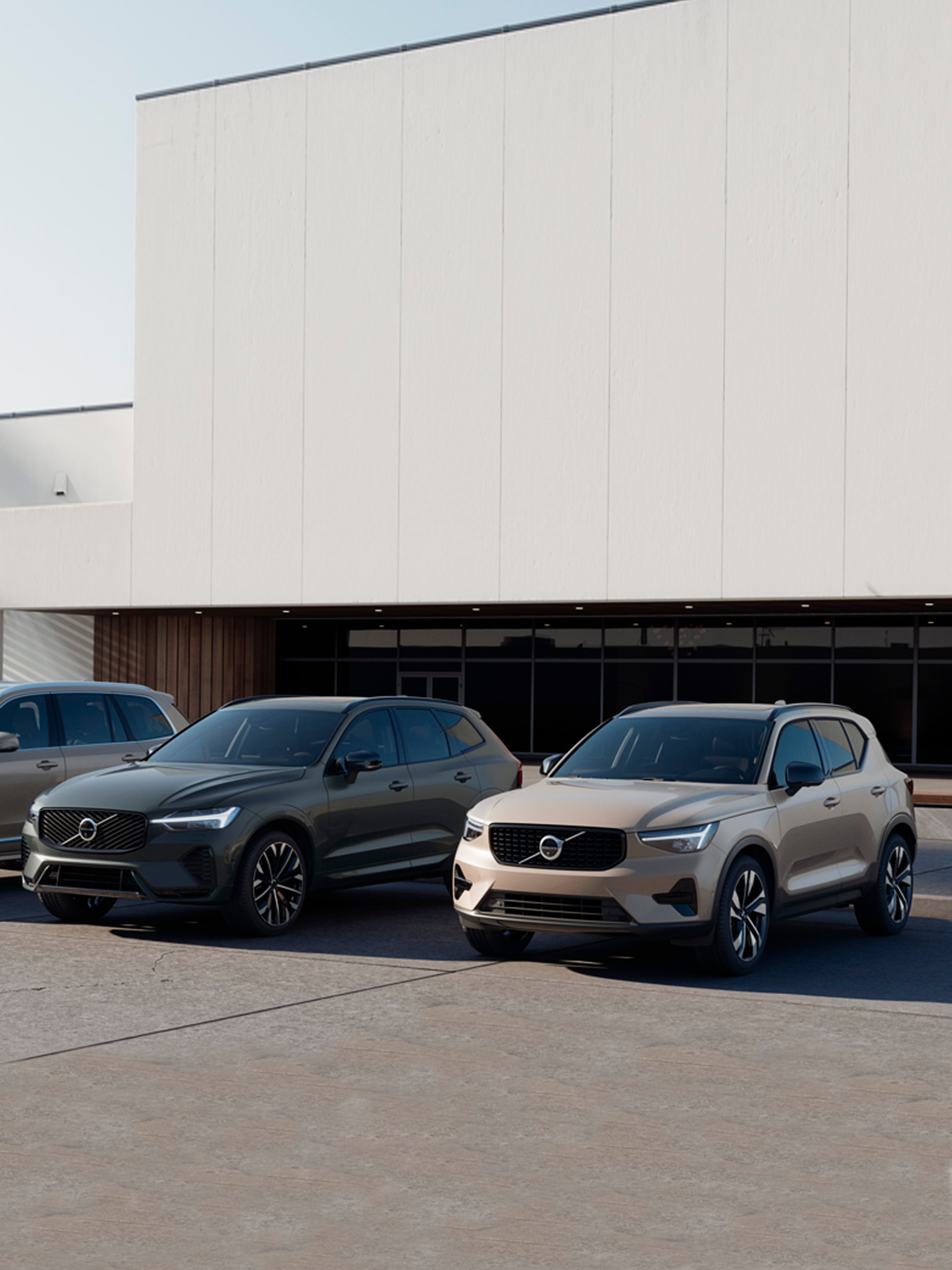 Gama Volvo en un aparcamiento al aire libre