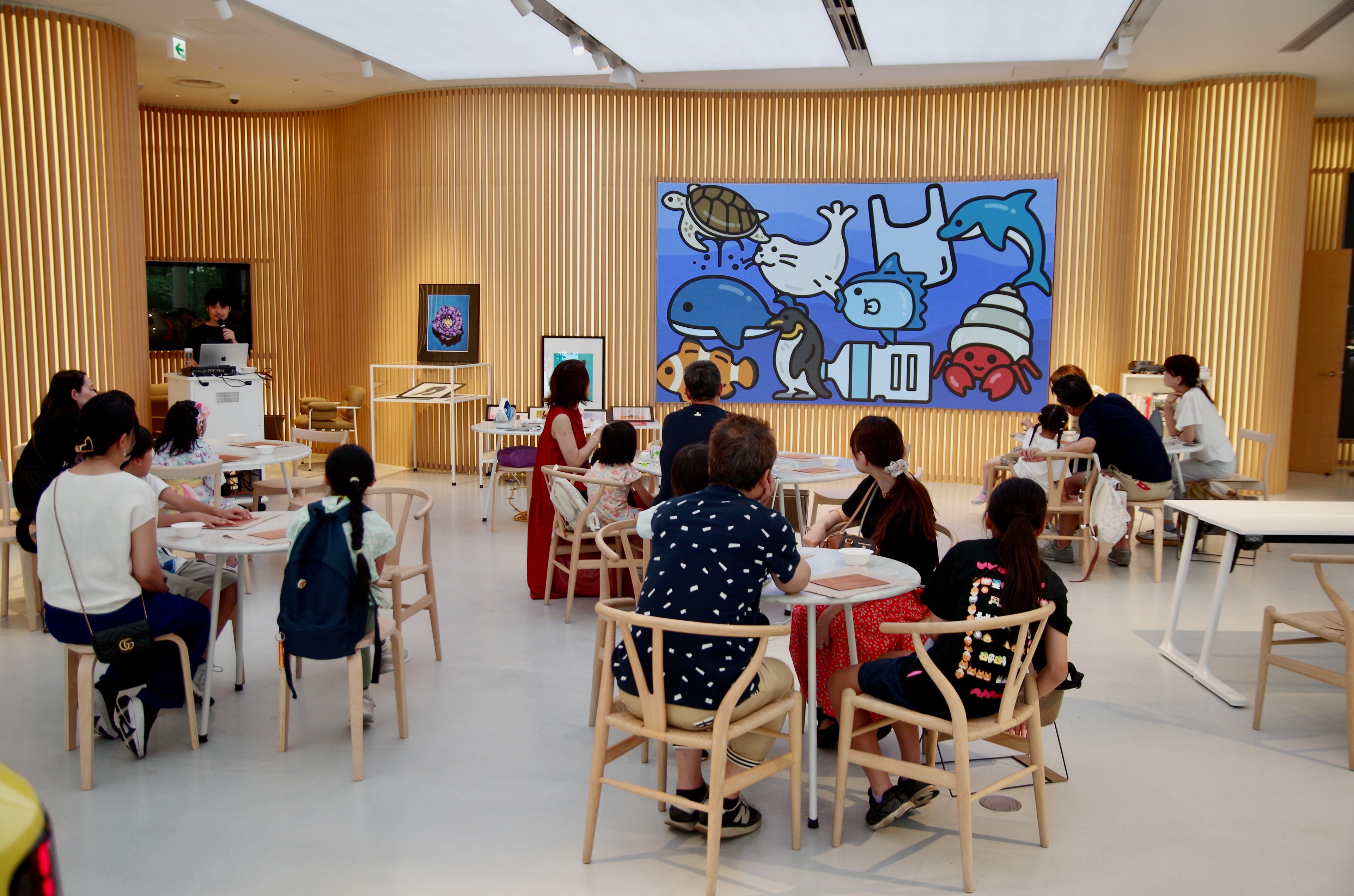 クイズで環境問題を考える子どもたち