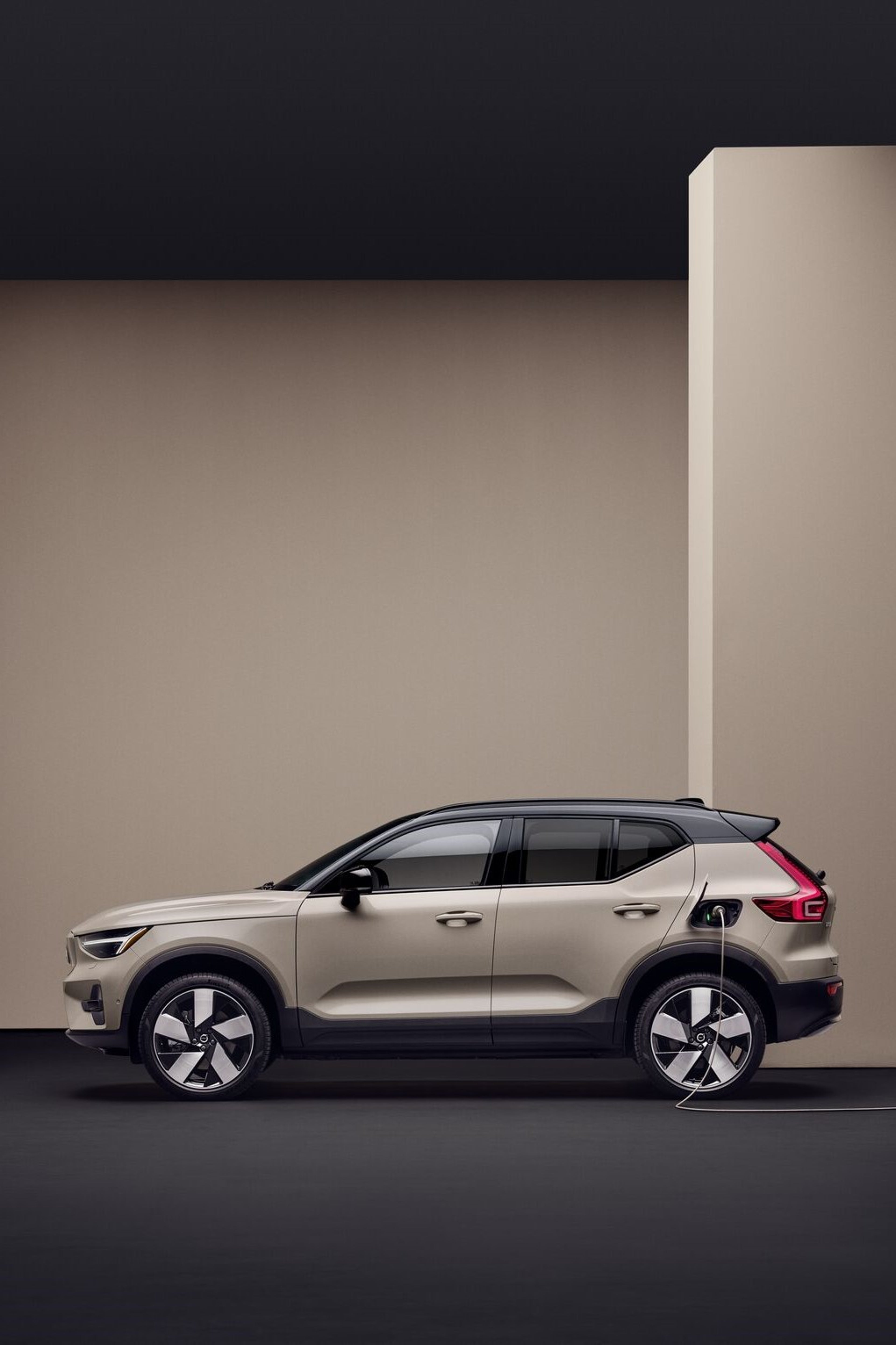 Volvo EX40