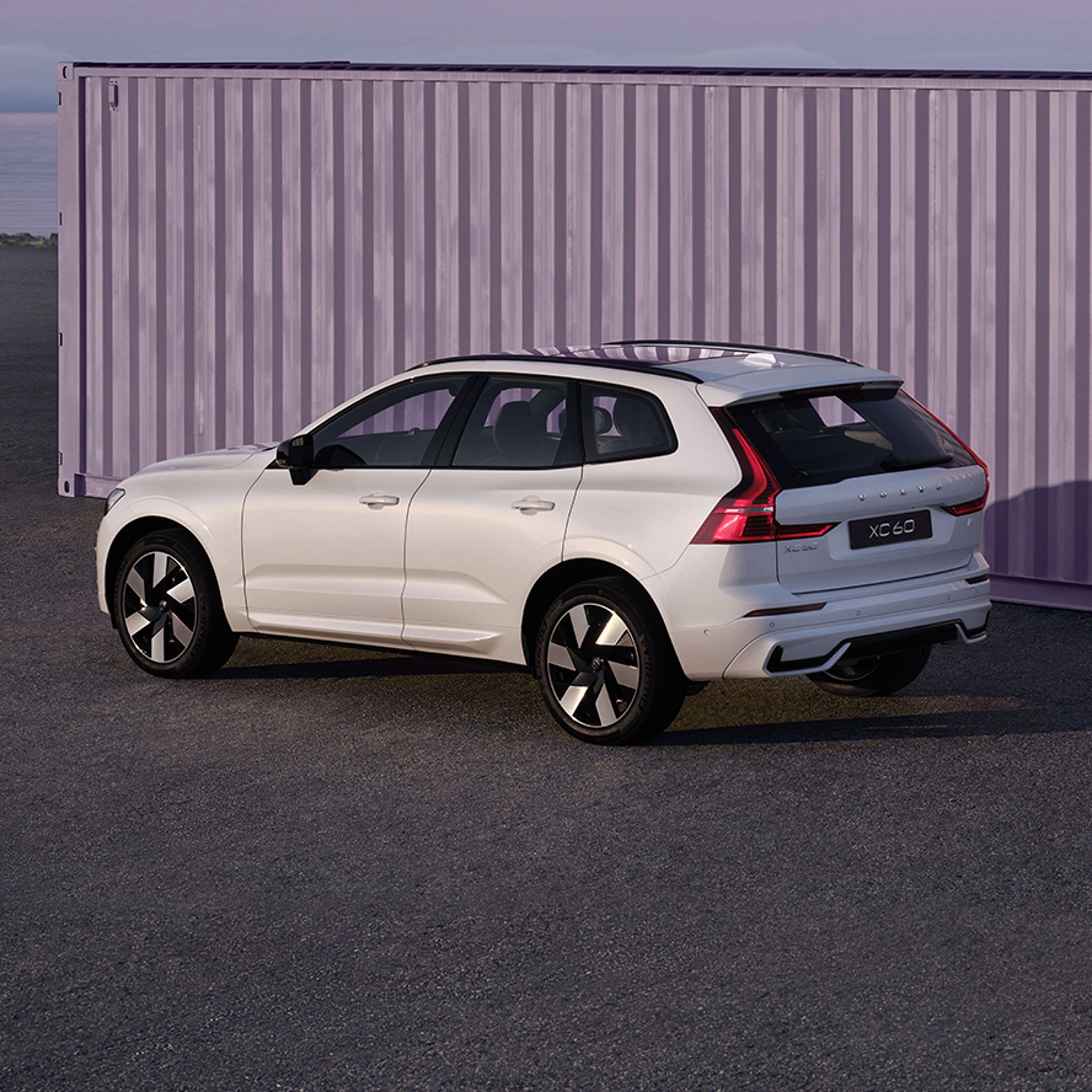 سيارة فولفو XC60