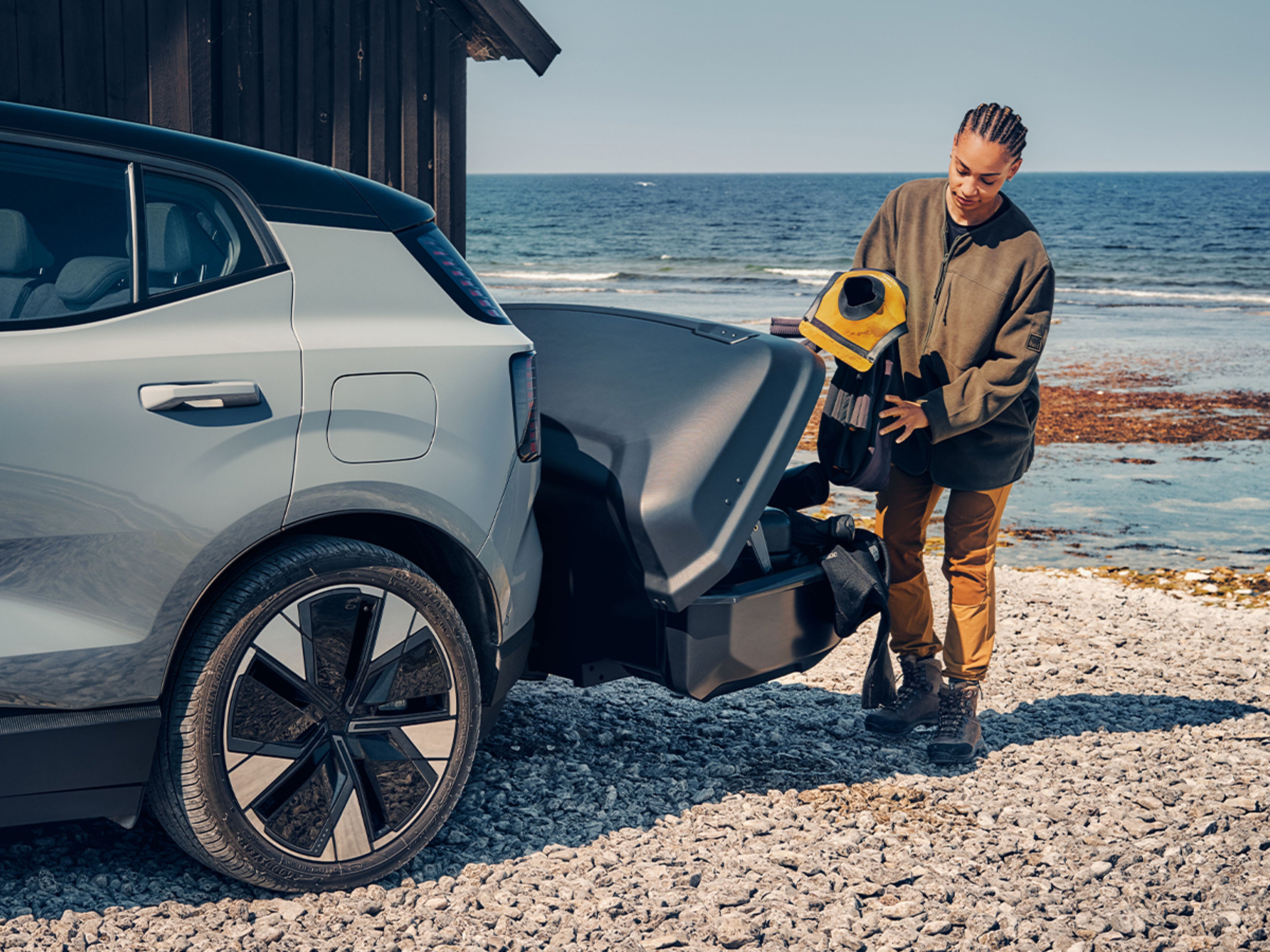 Lastlåda för dragkrok på en Volvo XC40