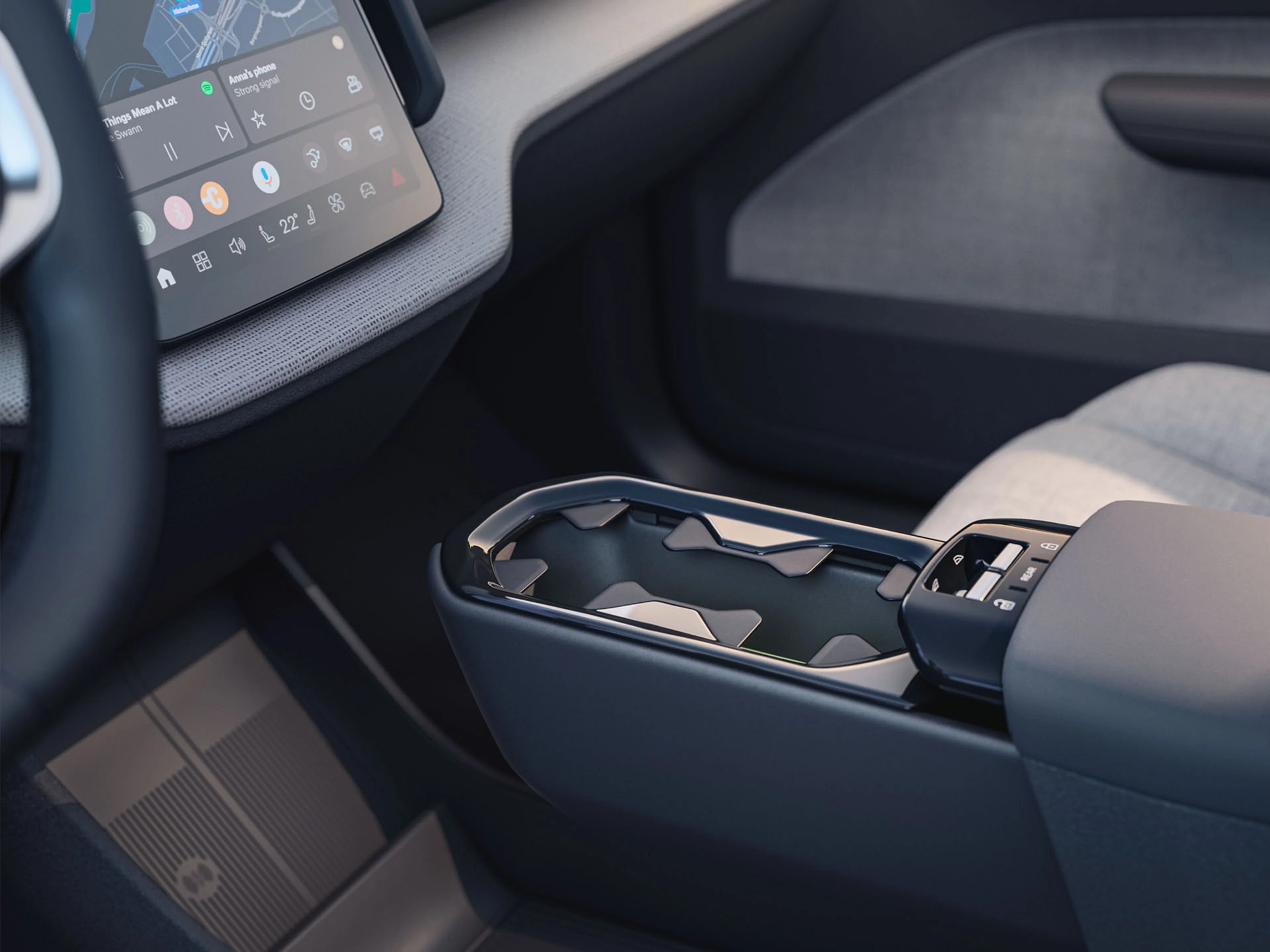 Volvo EX30 interior zona almacenamiento