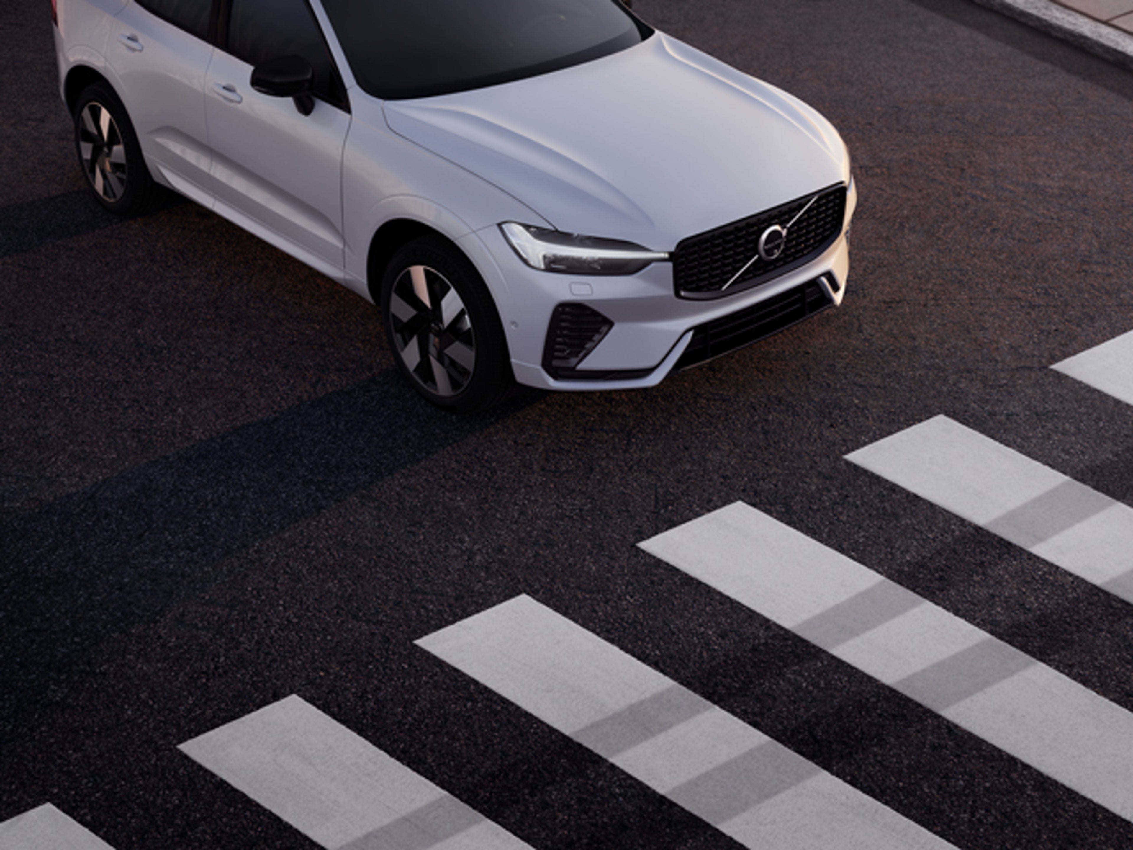 Vit Volvo XC60 laddhybrid