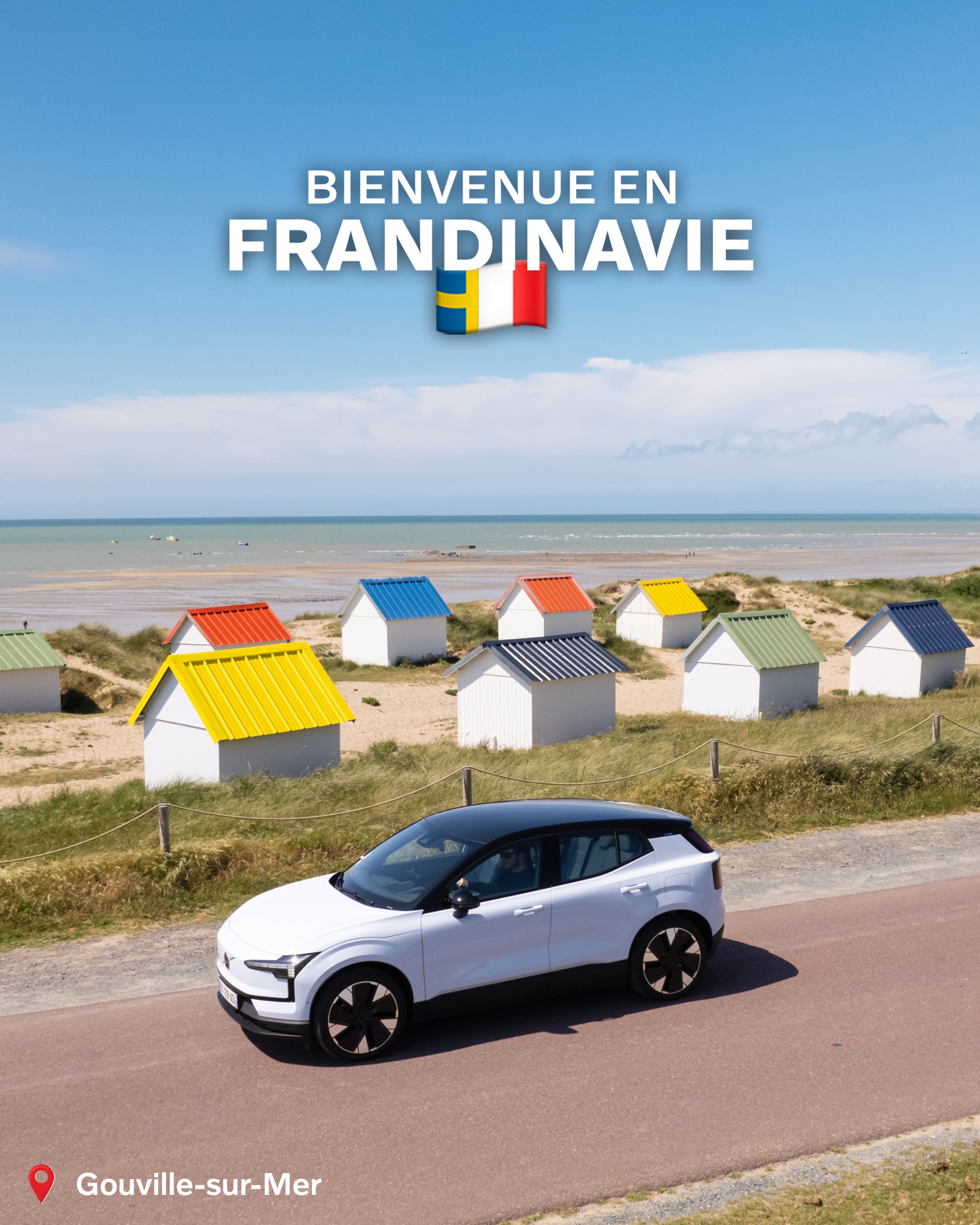 Voiture blanche sur route côtière, cabanes colorées et texte « Bienvenue en FRANCONAVIE ».
