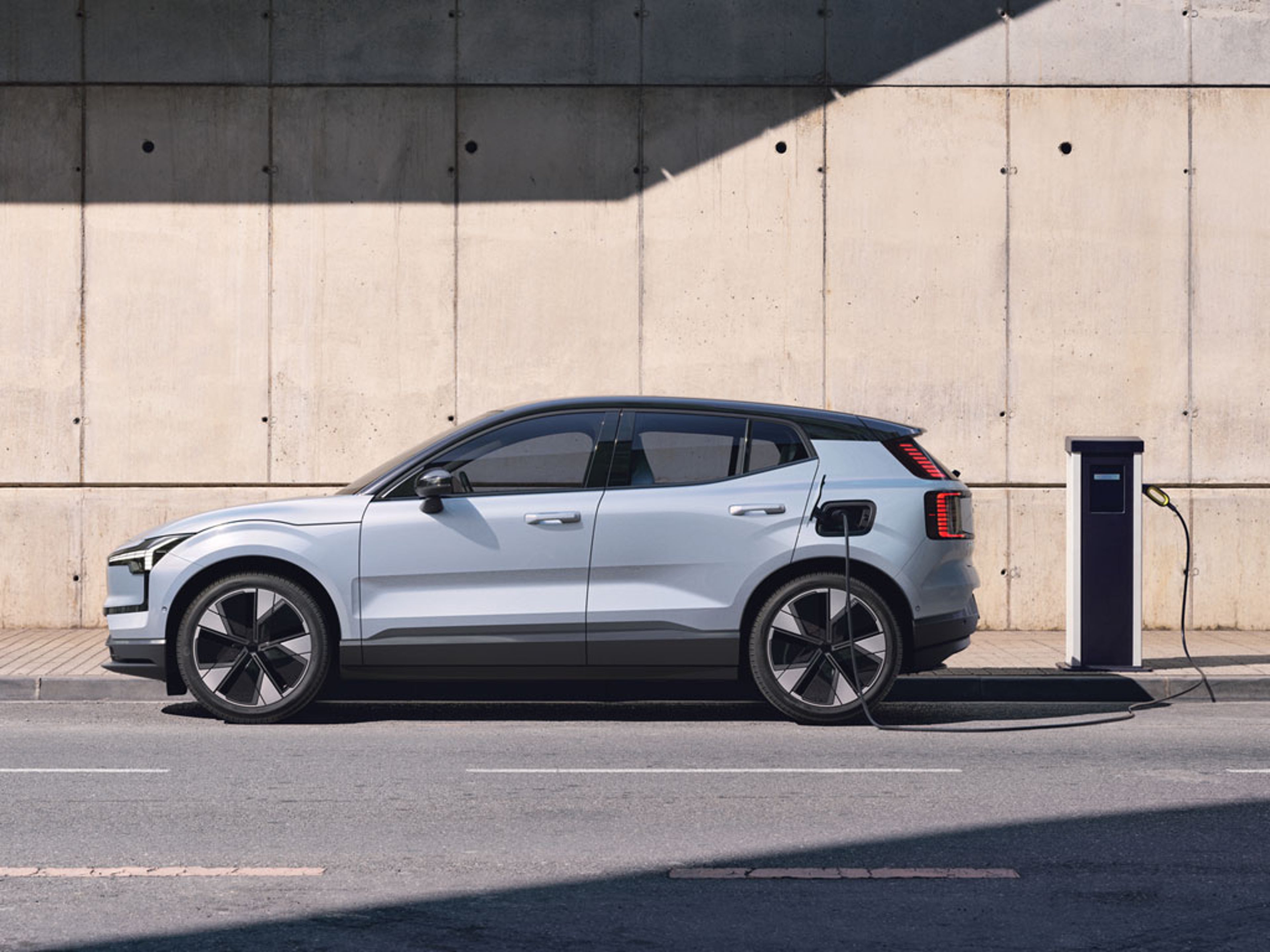 nærbilde av EX30 baklykter